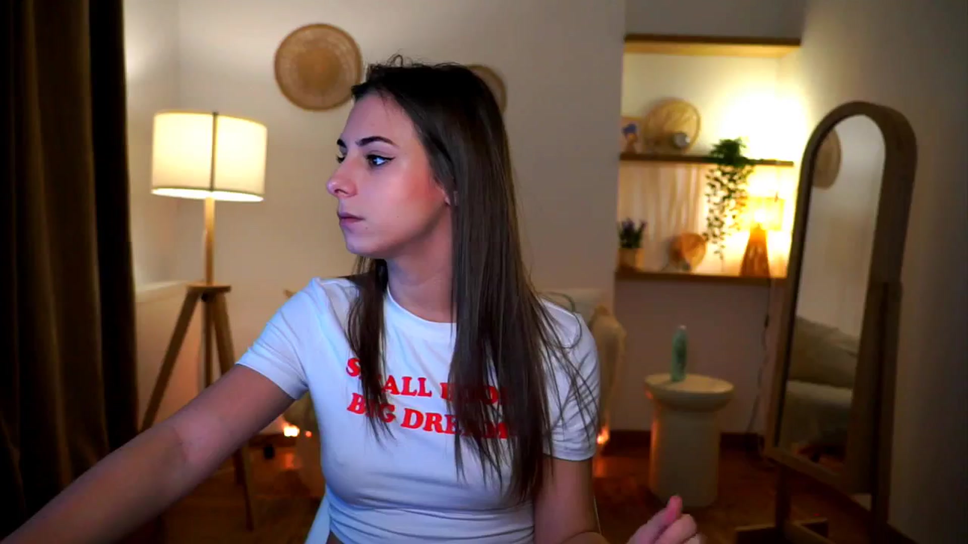 Gallery image thumbnail from Hidden_Gem_'s myfreecams stream on, 11/10/2024, 18:04 image 7 of 20