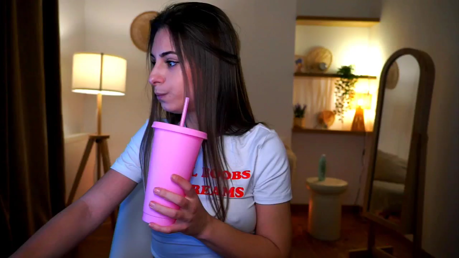 Gallery image thumbnail from Hidden_Gem_'s myfreecams stream on, 11/10/2024, 18:04 image 4 of 20
