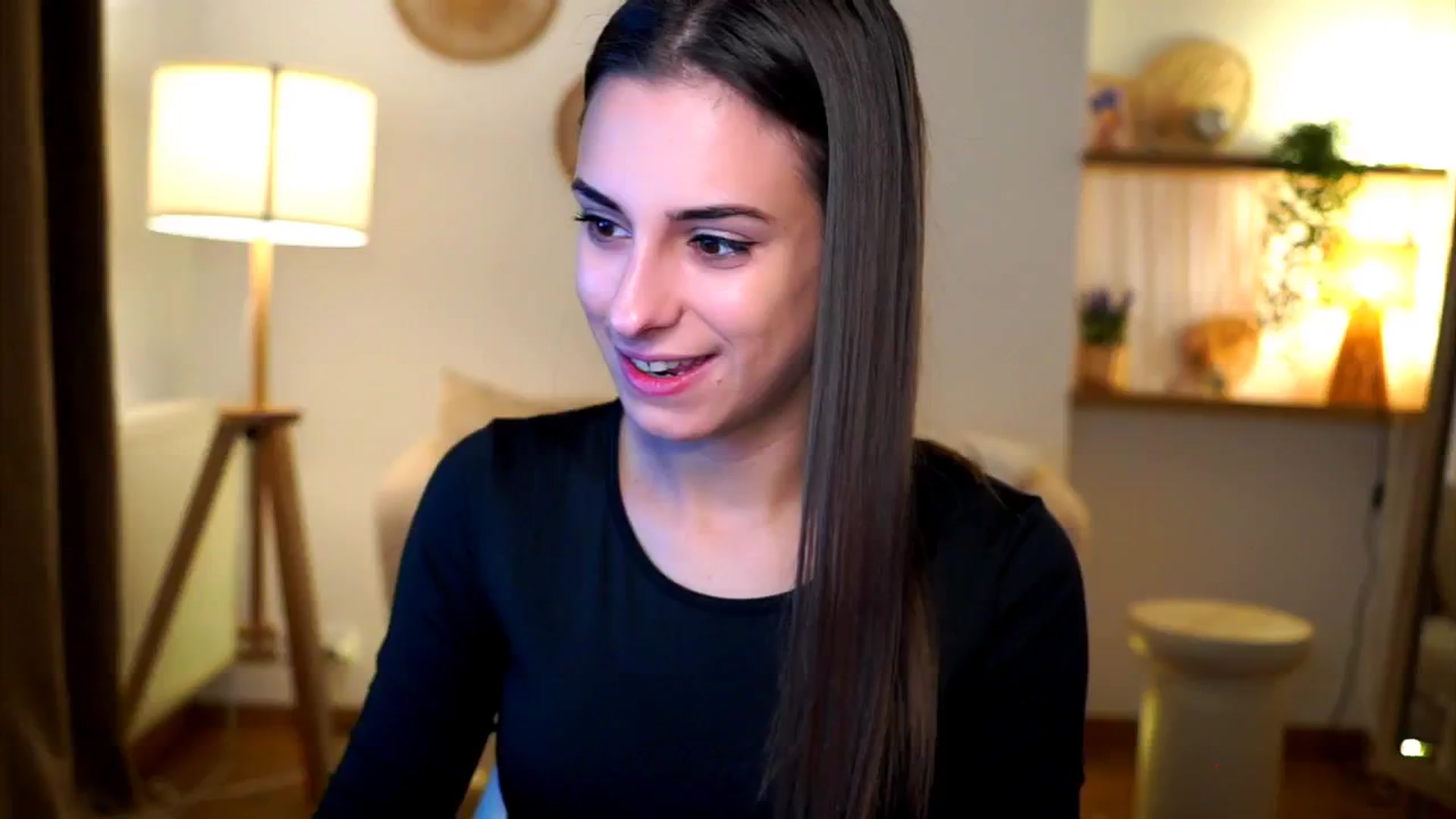 Gallery image thumbnail from Hidden_Gem_'s myfreecams stream on, 11/11/2024, 18:40 image 2 of 20