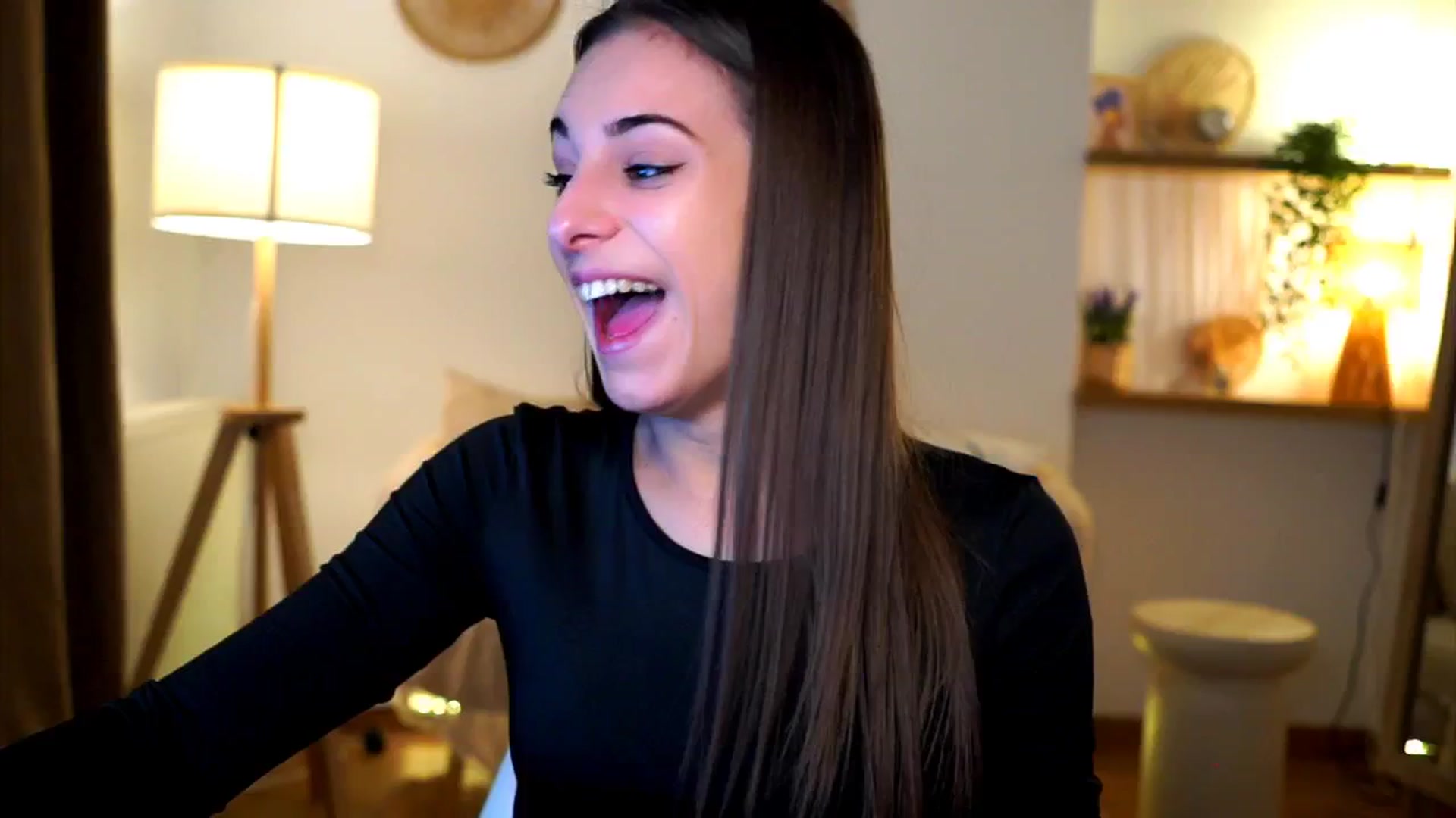 Gallery image thumbnail from Hidden_Gem_'s myfreecams stream on, 11/11/2024, 18:40 image 5 of 20