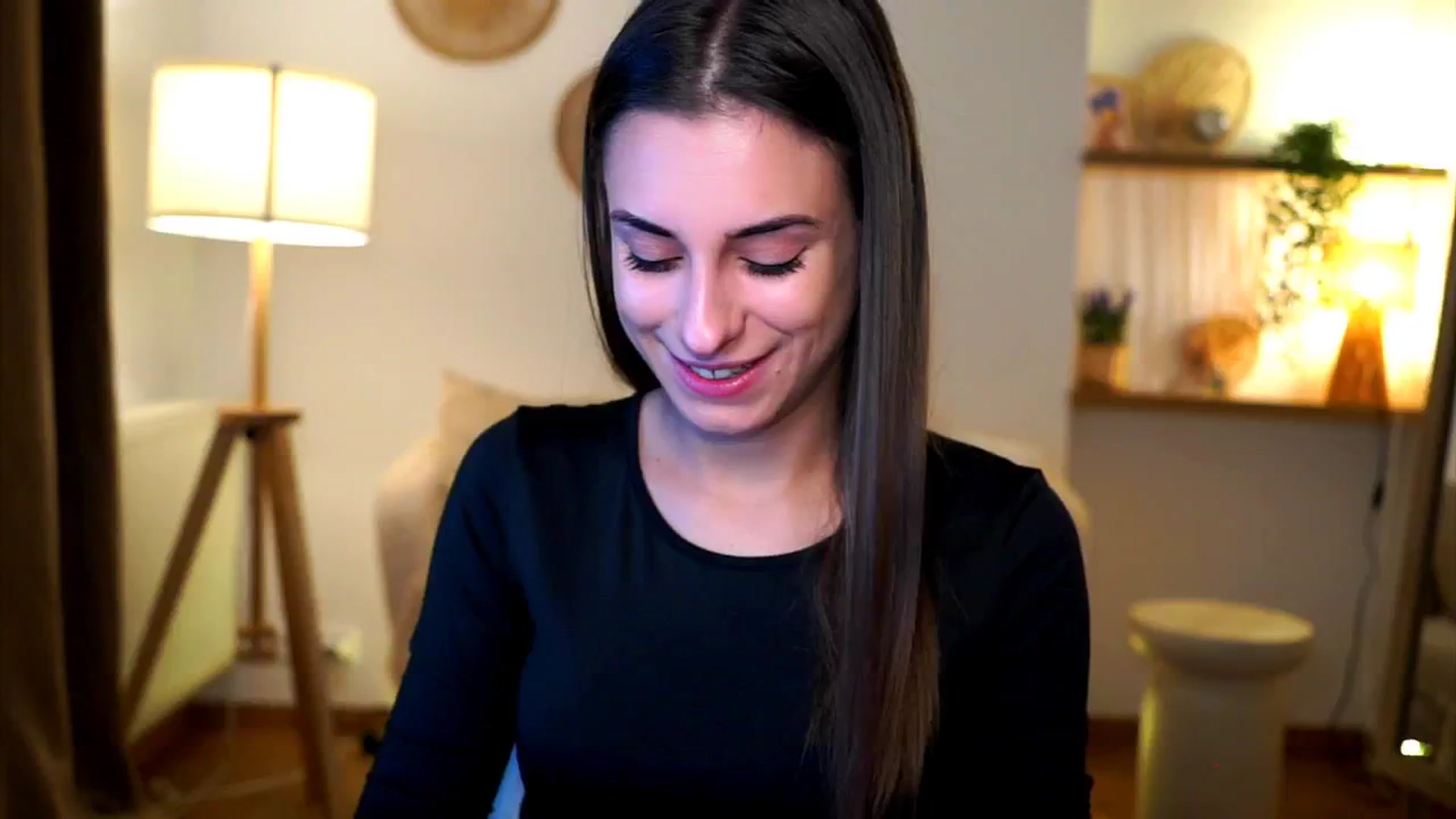 Gallery image thumbnail from Hidden_Gem_'s myfreecams stream on, 11/11/2024, 18:40 image 4 of 20