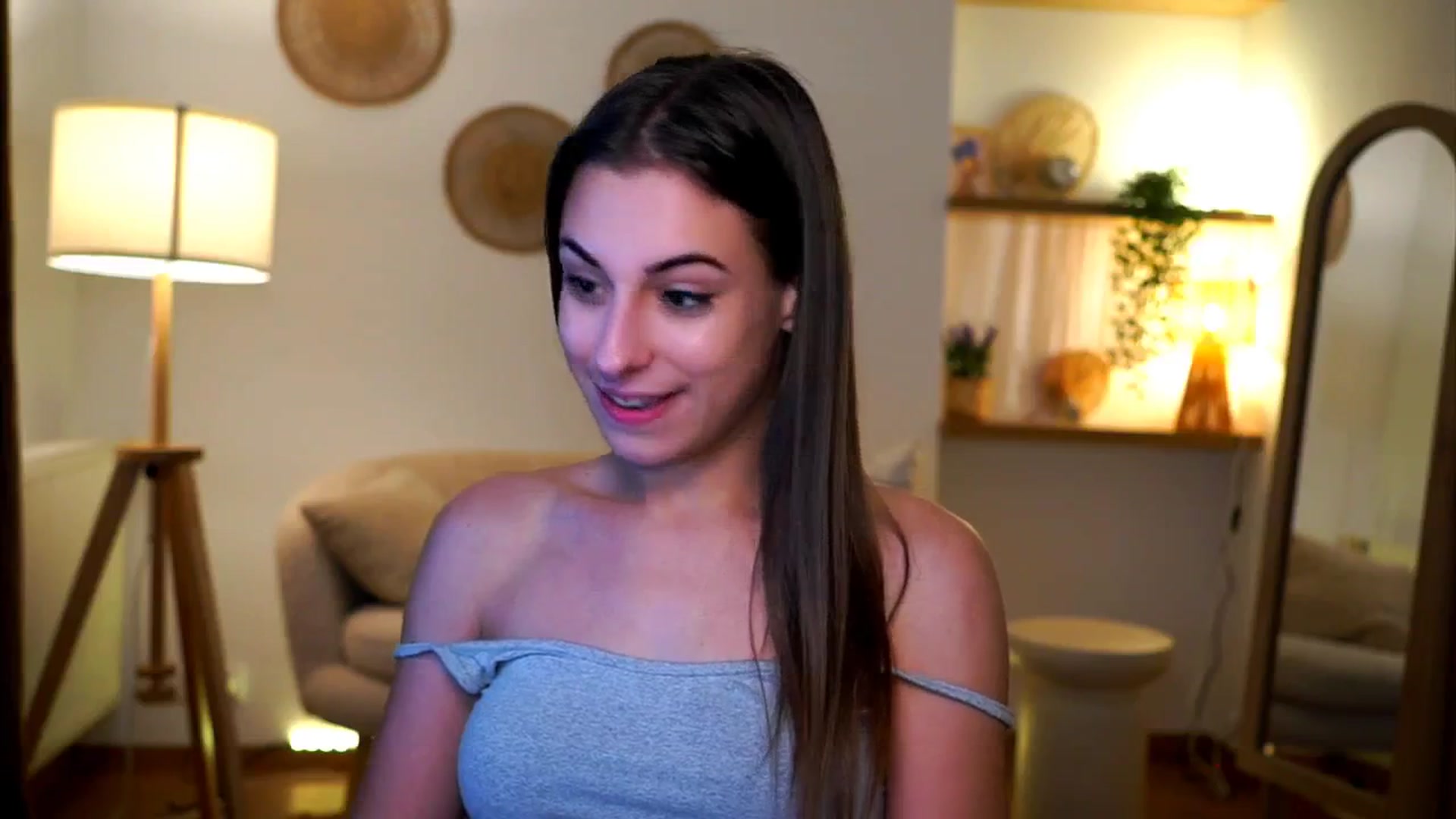 Gallery image thumbnail from Hidden_Gem_'s myfreecams stream on, 11/16/2024, 20:04 image 16 of 20