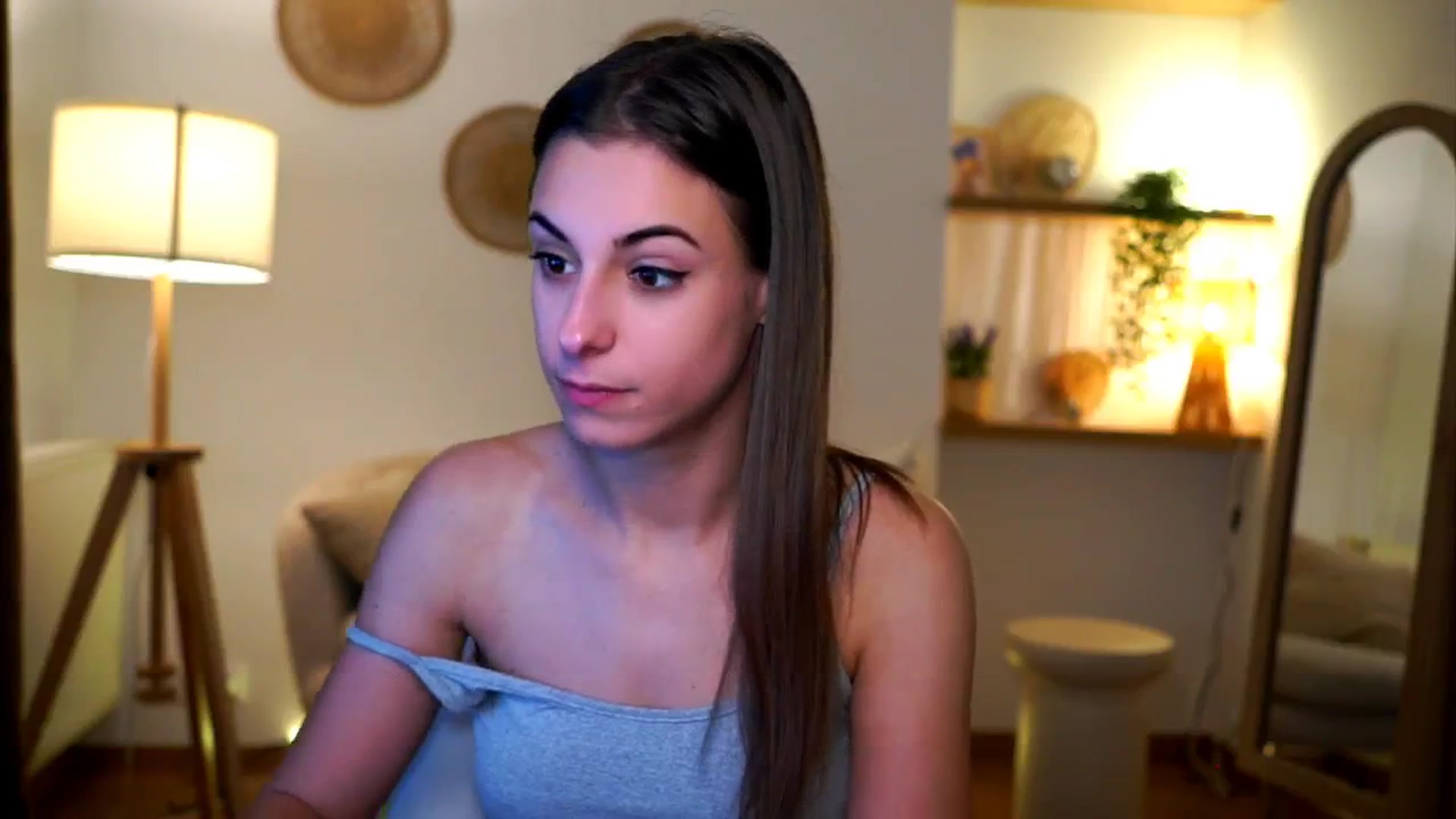 Gallery image thumbnail from Hidden_Gem_'s myfreecams stream on, 11/16/2024, 20:04 image 15 of 20