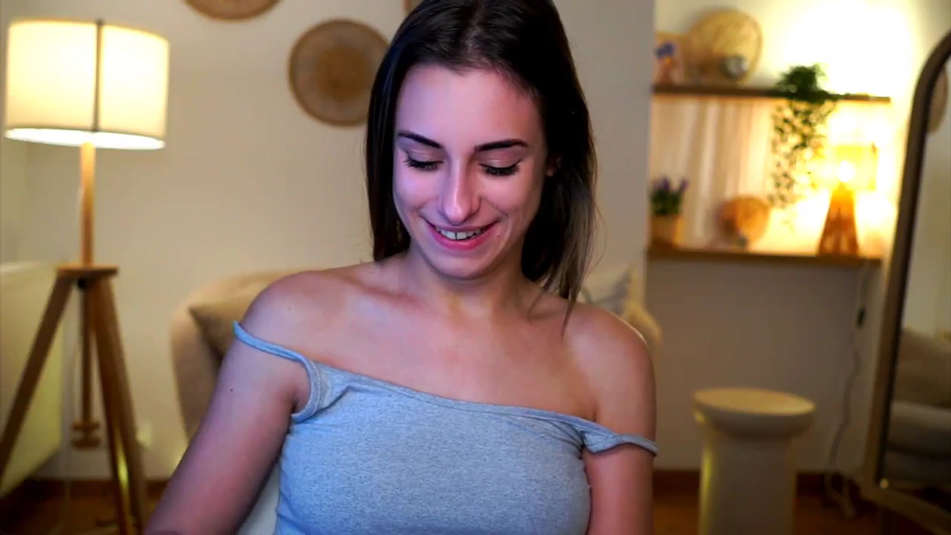 Gallery image thumbnail from Hidden_Gem_'s myfreecams stream on, 11/16/2024, 20:04 image 12 of 20