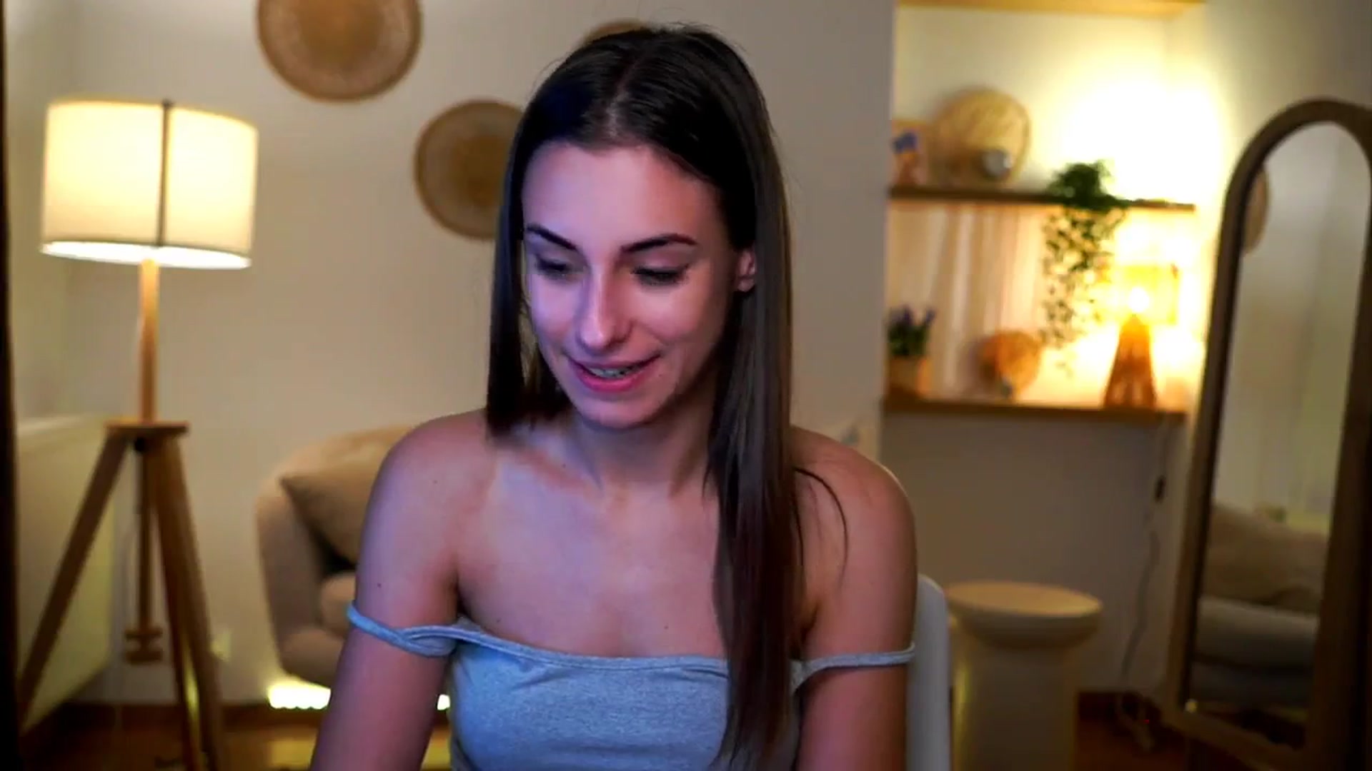 Gallery image thumbnail from Hidden_Gem_'s myfreecams stream on, 11/16/2024, 20:04 image 17 of 20