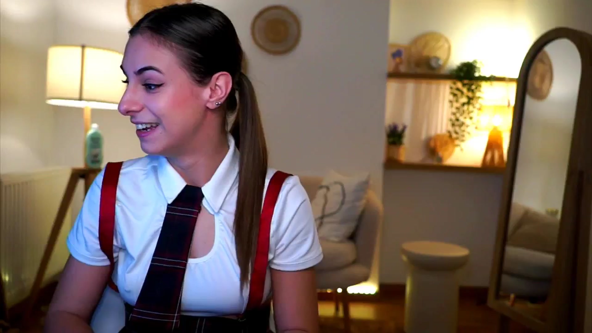 Gallery image thumbnail from Hidden_Gem_'s myfreecams stream on, 11/17/2024, 18:34 image 8 of 20