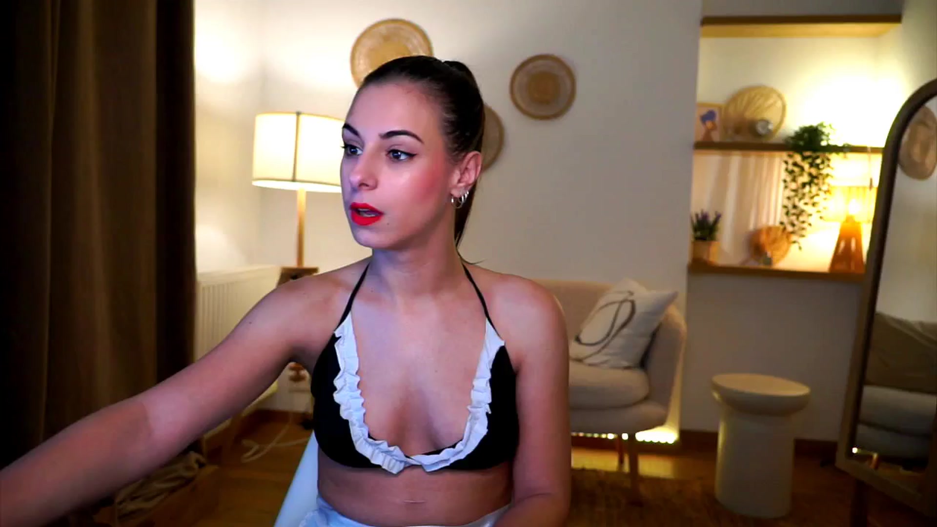 Gallery image thumbnail from Hidden_Gem_'s myfreecams stream on, 11/18/2024, 18:38 image 10 of 20