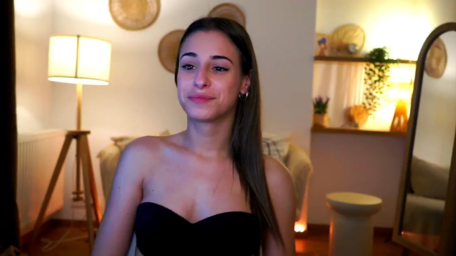 Gallery image thumbnail from Hidden_Gem_'s myfreecams stream on, 11/20/2024, 18:44 image 13 of 20