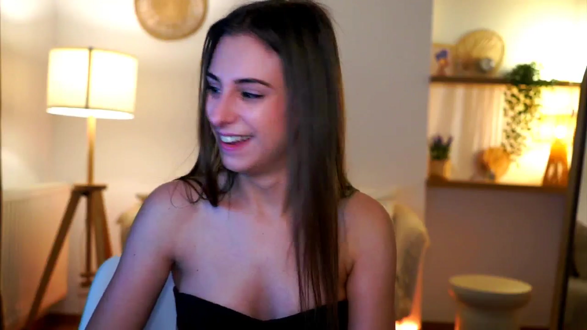Gallery image thumbnail from Hidden_Gem_'s myfreecams stream on, 11/20/2024, 18:44 image 7 of 20