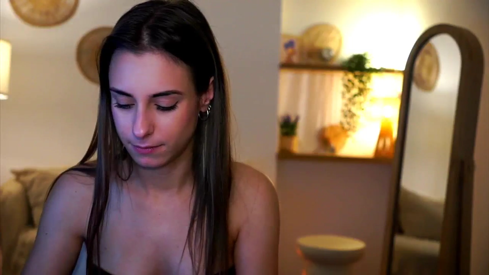 Gallery image thumbnail from Hidden_Gem_'s myfreecams stream on, 11/20/2024, 18:44 image 4 of 20