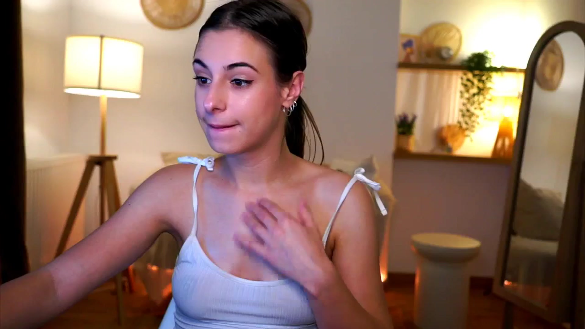 Gallery image thumbnail from Hidden_Gem_'s myfreecams stream on, 11/20/2024, 21:23 image 20 of 20