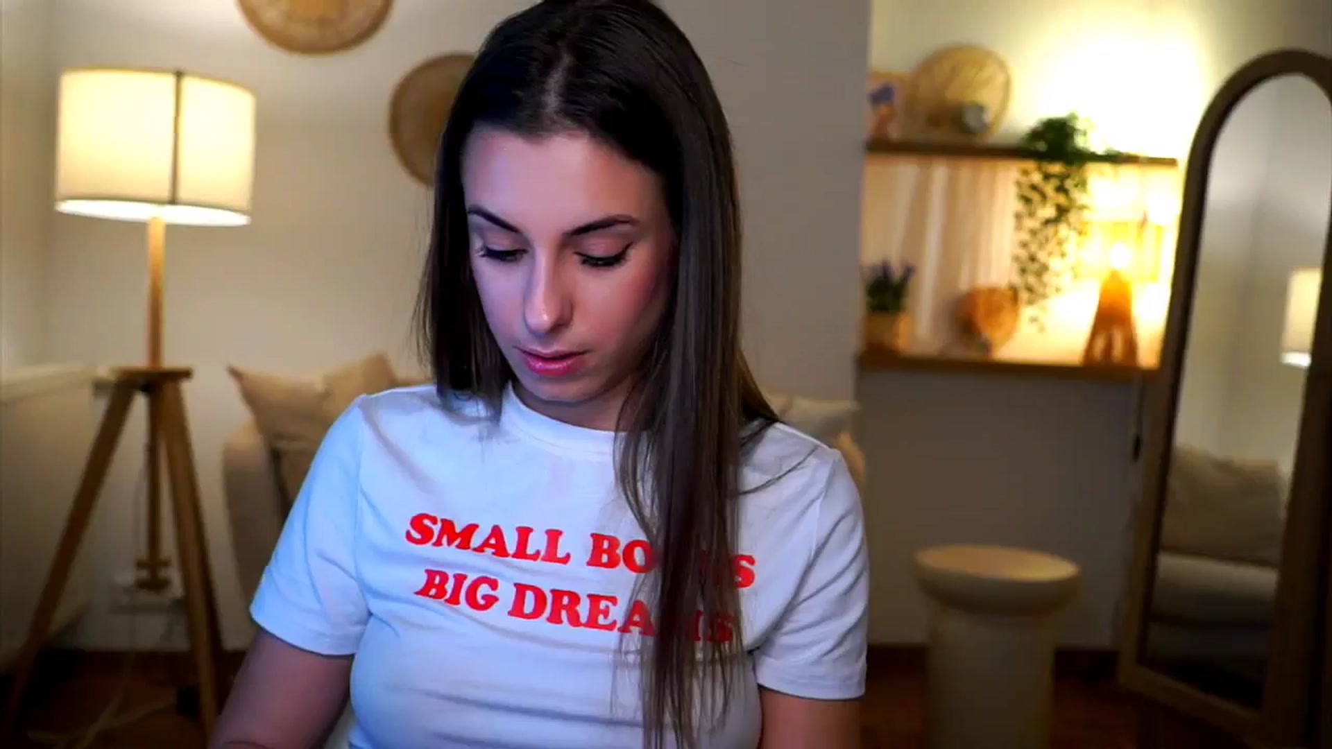 Gallery image thumbnail from Hidden_Gem_'s myfreecams stream on, 11/23/2024, 20:59 image 12 of 20