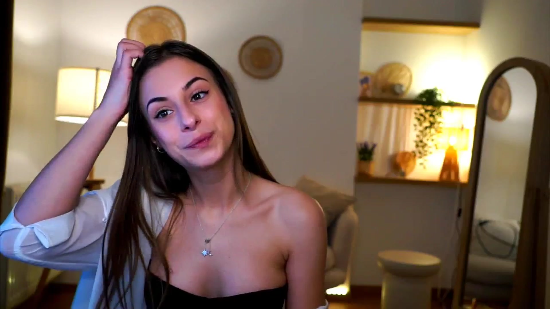 Gallery image thumbnail from Hidden_Gem_'s myfreecams stream on, 11/28/2024, 16:56 image 5 of 20