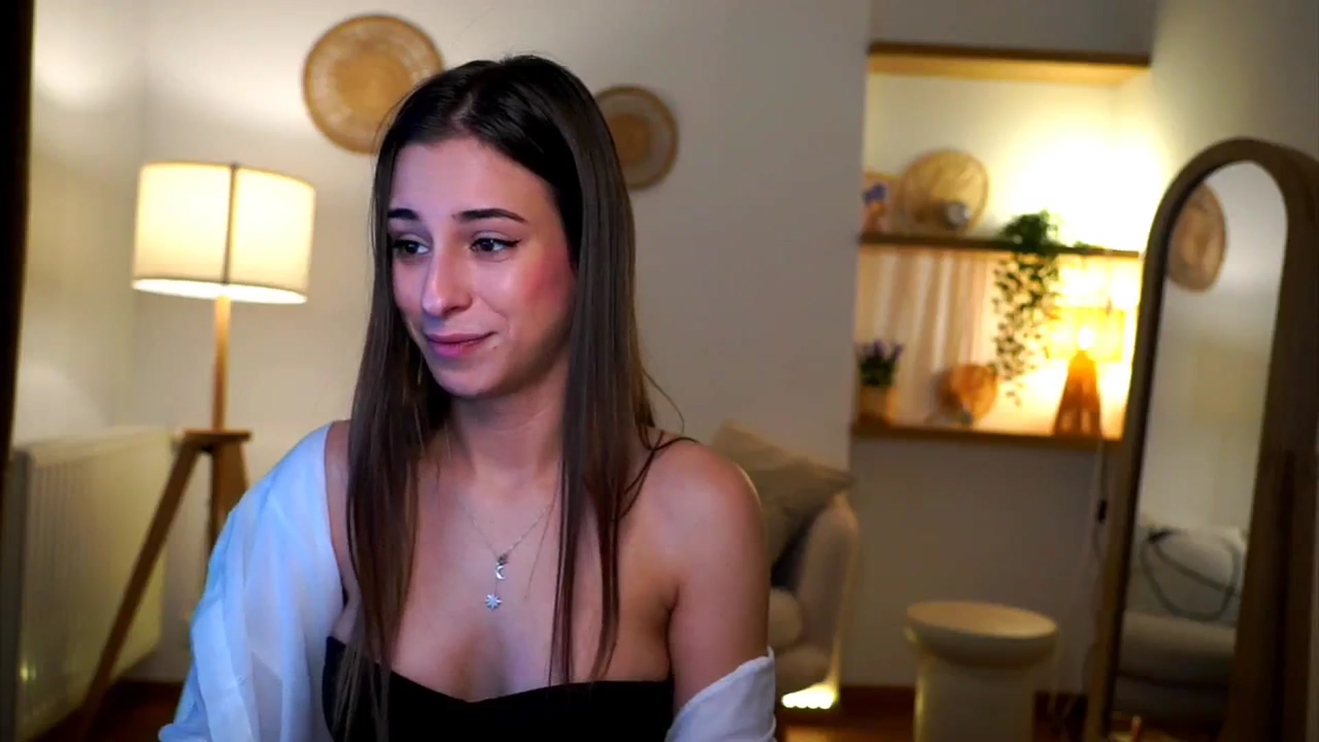 Gallery image thumbnail from Hidden_Gem_'s myfreecams stream on, 11/28/2024, 16:56 image 7 of 20