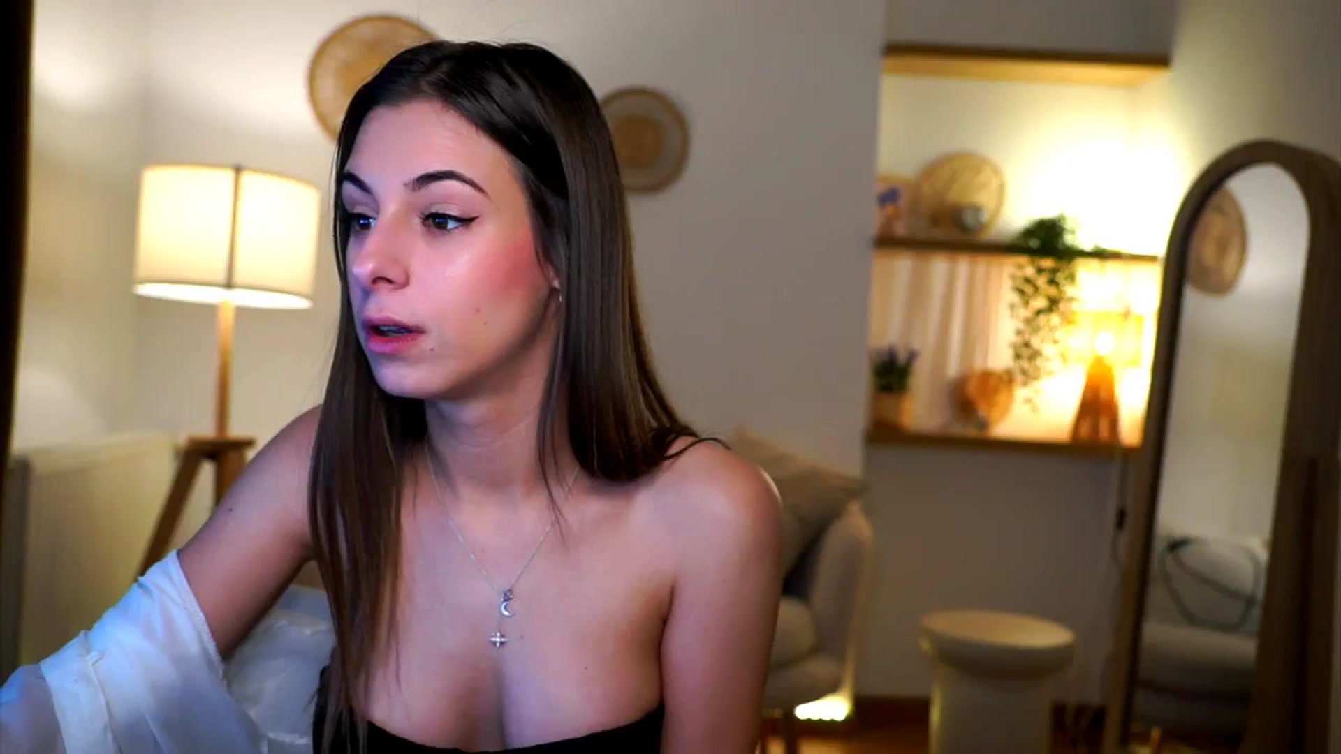 Gallery image thumbnail from Hidden_Gem_'s myfreecams stream on, 11/28/2024, 16:56 image 6 of 20