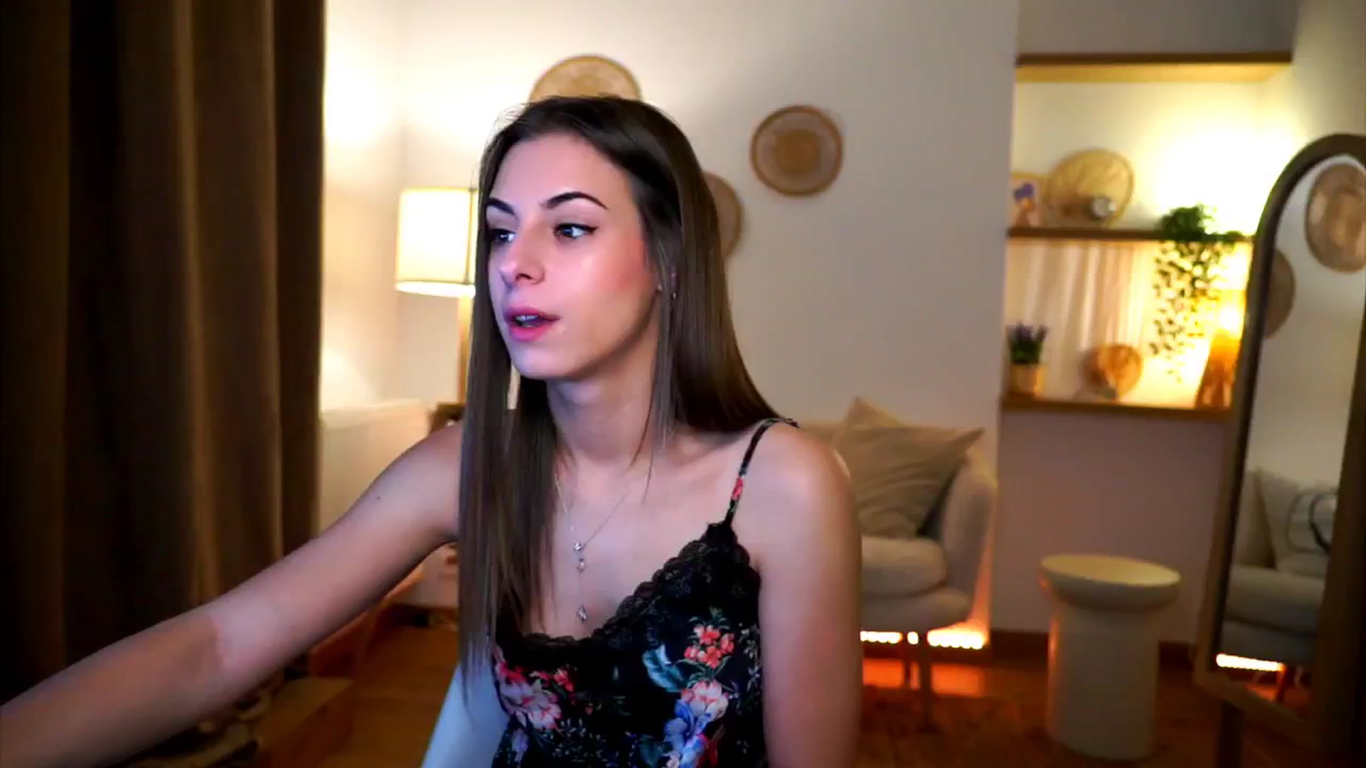 Gallery image thumbnail from Hidden_Gem_'s myfreecams stream on, 11/29/2024, 16:13 image 5 of 20