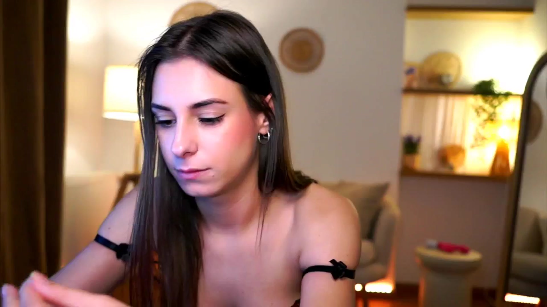 Gallery image thumbnail from Hidden_Gem_'s myfreecams stream on, 11/30/2024, 20:13 image 17 of 20