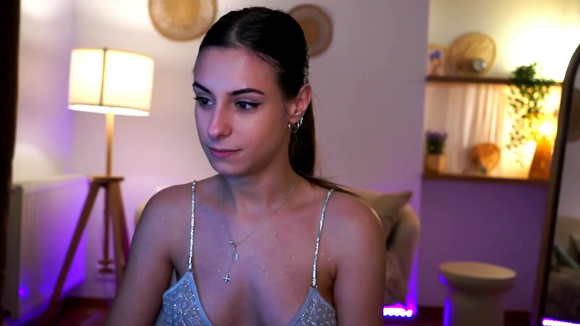 Gallery image thumbnail from Hidden_Gem_'s myfreecams stream on, 12/08/2024, 23:16 image 12 of 20