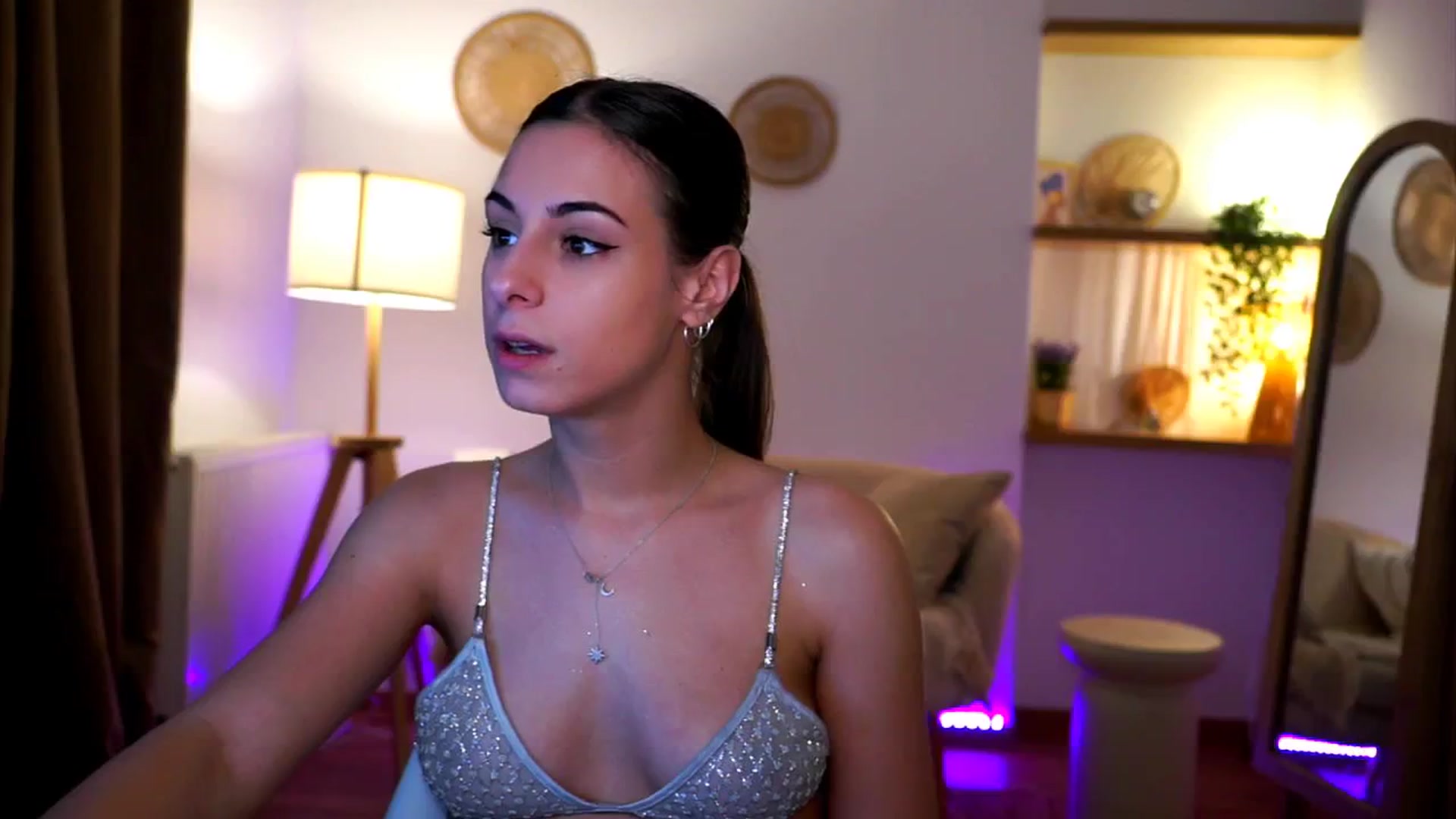 Gallery image thumbnail from Hidden_Gem_'s myfreecams stream on, 12/08/2024, 23:16 image 7 of 20