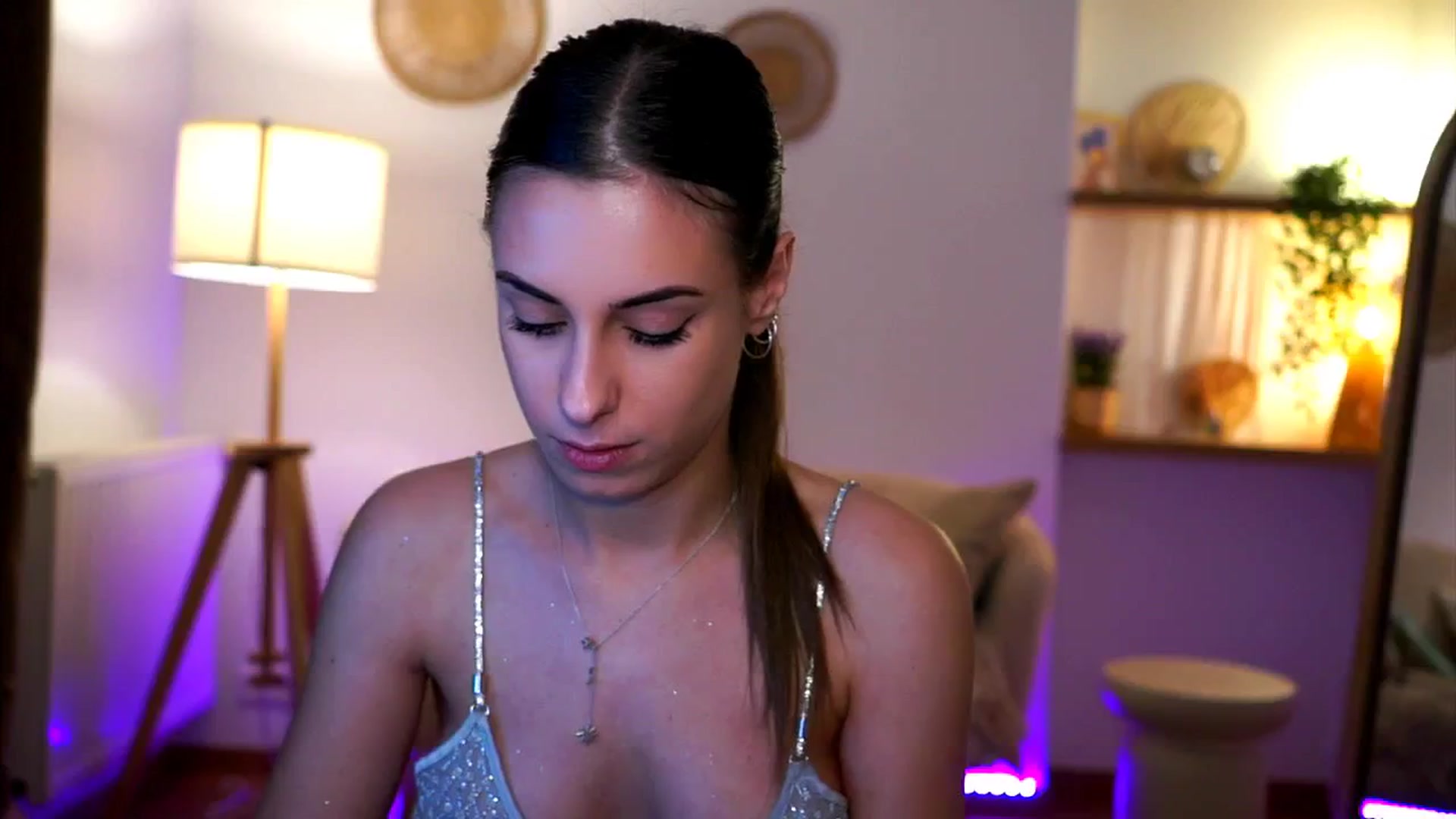 Gallery image thumbnail from Hidden_Gem_'s myfreecams stream on, 12/08/2024, 23:16 image 14 of 20