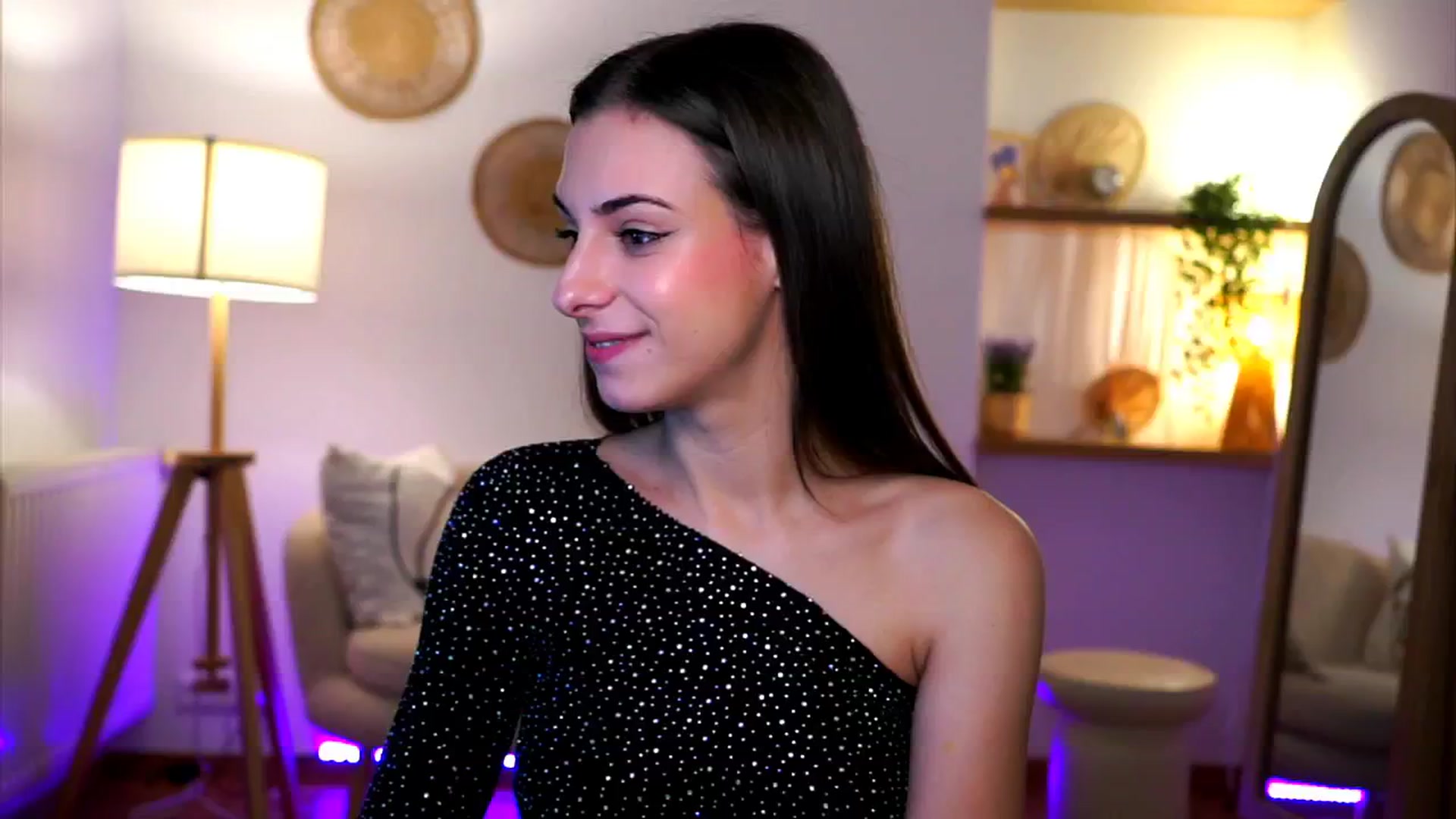 Gallery image thumbnail from Hidden_Gem_'s myfreecams stream on, 12/09/2024, 19:43 image 10 of 20