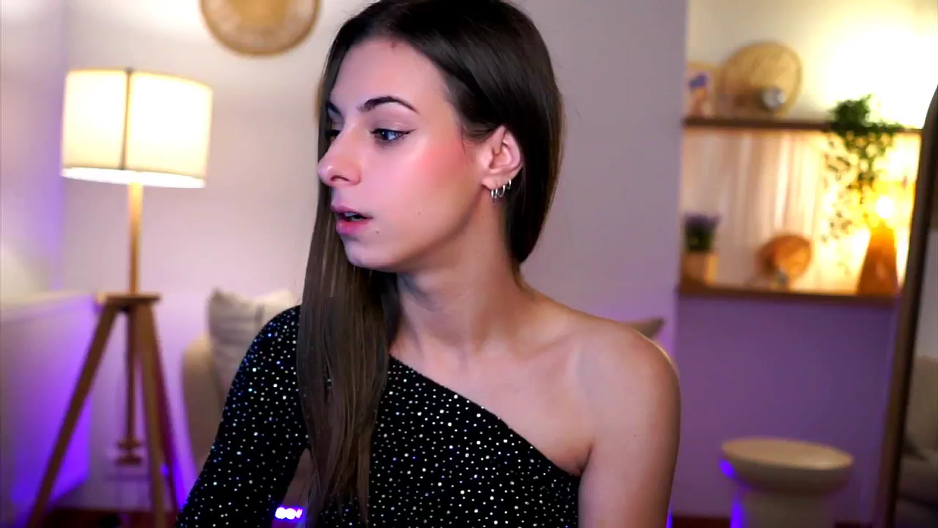 Gallery image thumbnail from Hidden_Gem_'s myfreecams stream on, 12/09/2024, 19:43 image 12 of 20
