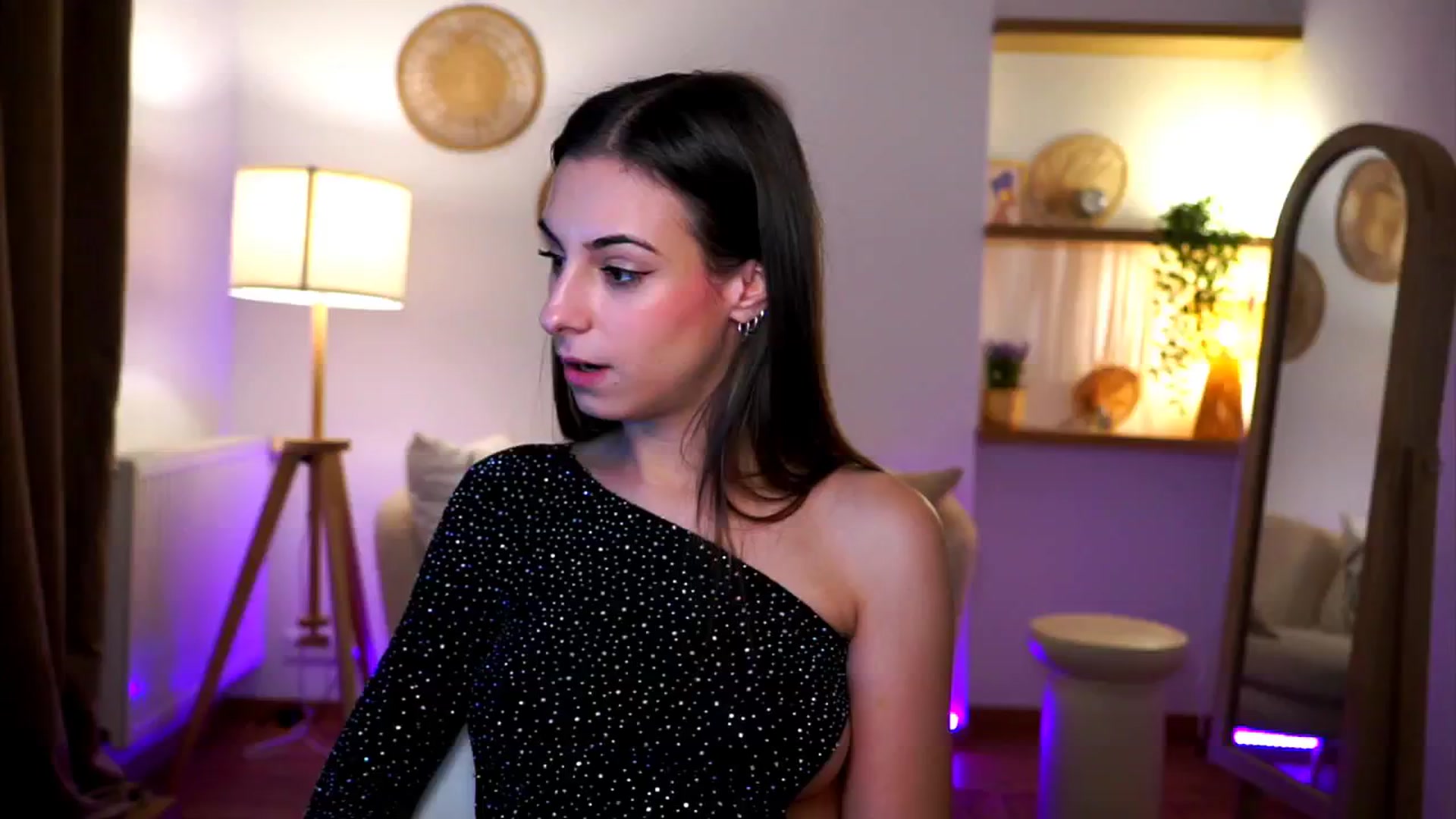 Gallery image thumbnail from Hidden_Gem_'s myfreecams stream on, 12/09/2024, 19:43 image 17 of 20
