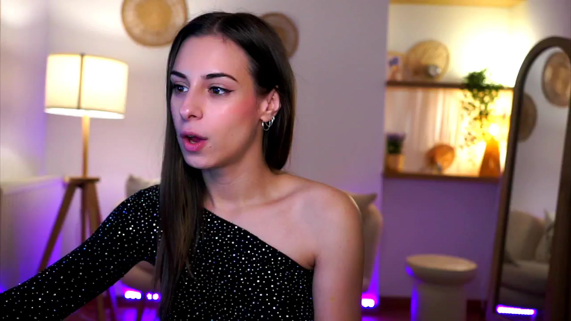 Gallery image thumbnail from Hidden_Gem_'s myfreecams stream on, 12/09/2024, 19:43 image 11 of 20