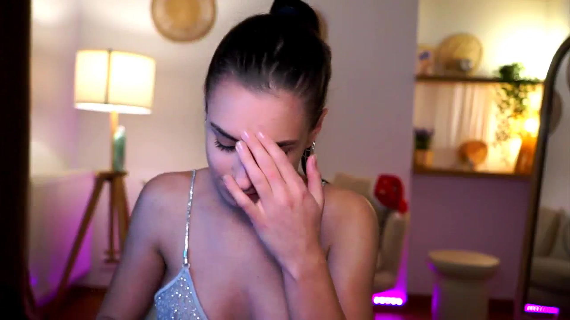 Gallery image thumbnail from Hidden_Gem_'s myfreecams stream on, 12/15/2024, 17:50 image 14 of 20