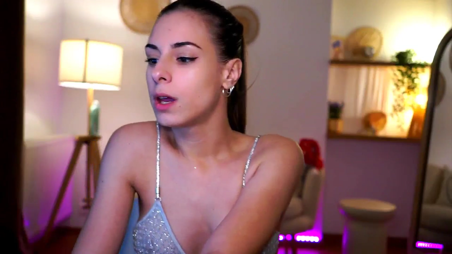 Gallery image thumbnail from Hidden_Gem_'s myfreecams stream on, 12/15/2024, 17:50 image 15 of 20