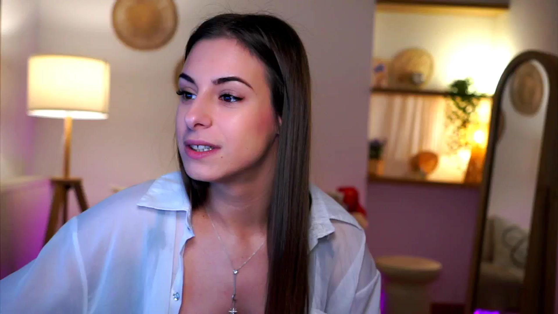 Gallery image thumbnail from Hidden_Gem_'s myfreecams stream on, 12/21/2024, 16:19 image 7 of 20