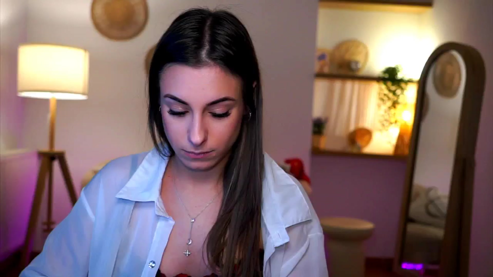 Gallery image thumbnail from Hidden_Gem_'s myfreecams stream on, 12/21/2024, 16:19 image 16 of 20