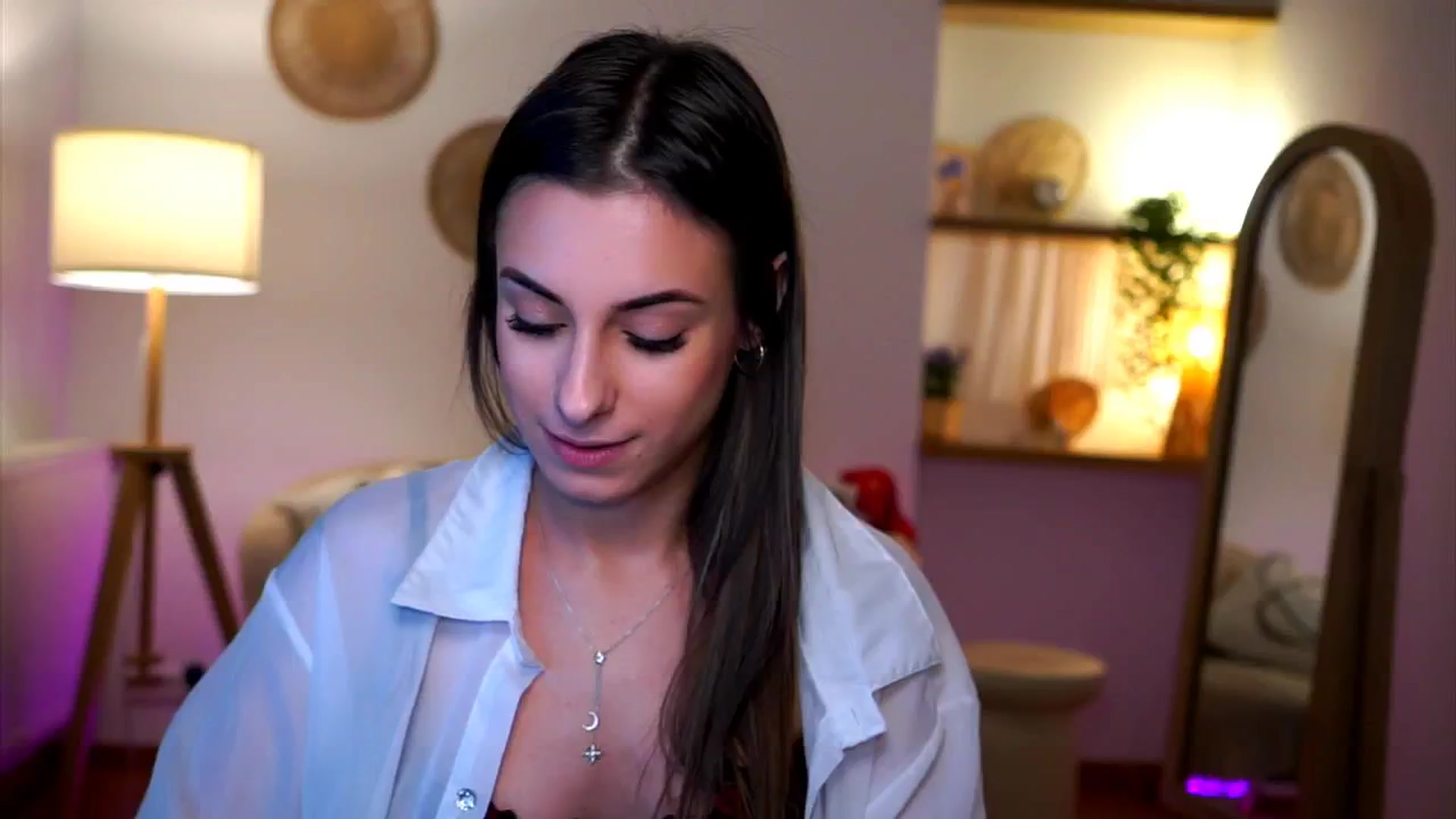 Gallery image thumbnail from Hidden_Gem_'s myfreecams stream on, 12/21/2024, 16:19 image 14 of 20
