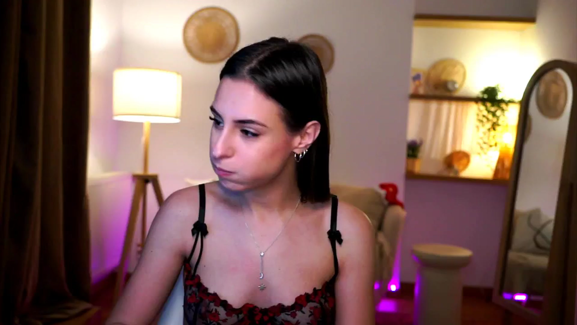 Gallery image thumbnail from Hidden_Gem_'s myfreecams stream on, 12/21/2024, 19:00 image 19 of 20