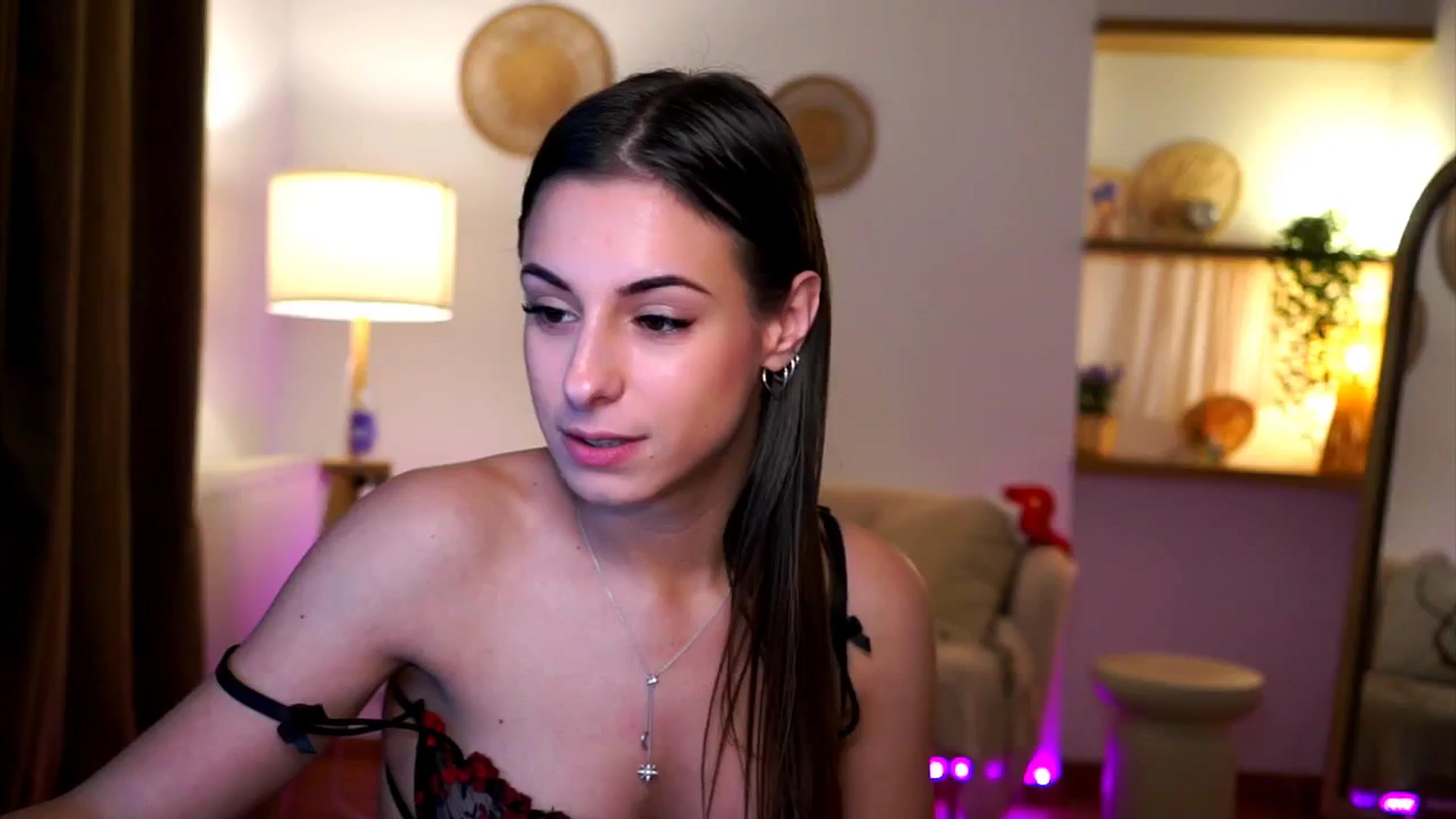 Gallery image thumbnail from Hidden_Gem_'s myfreecams stream on, 12/21/2024, 19:42 image 14 of 20