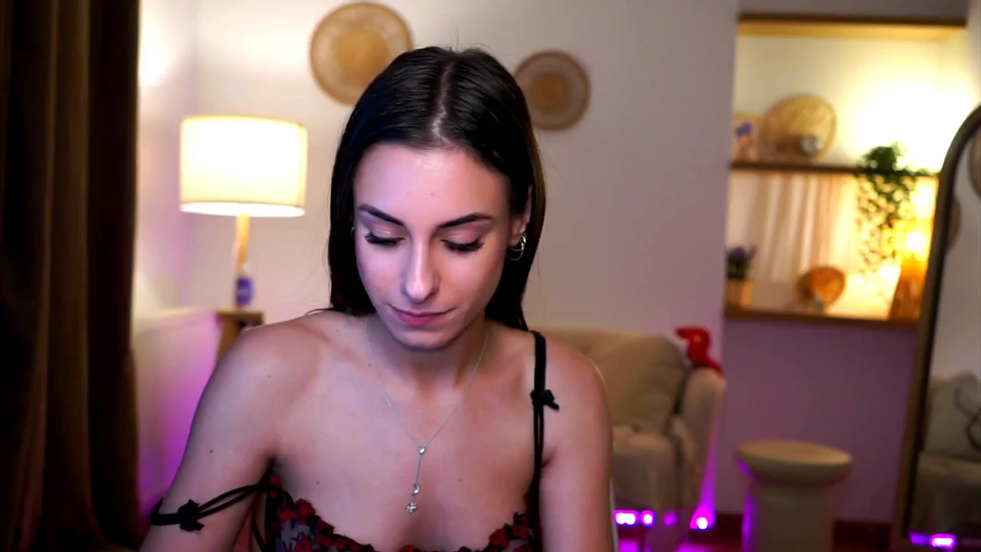 Gallery image thumbnail from Hidden_Gem_'s myfreecams stream on, 12/21/2024, 19:42 image 7 of 20