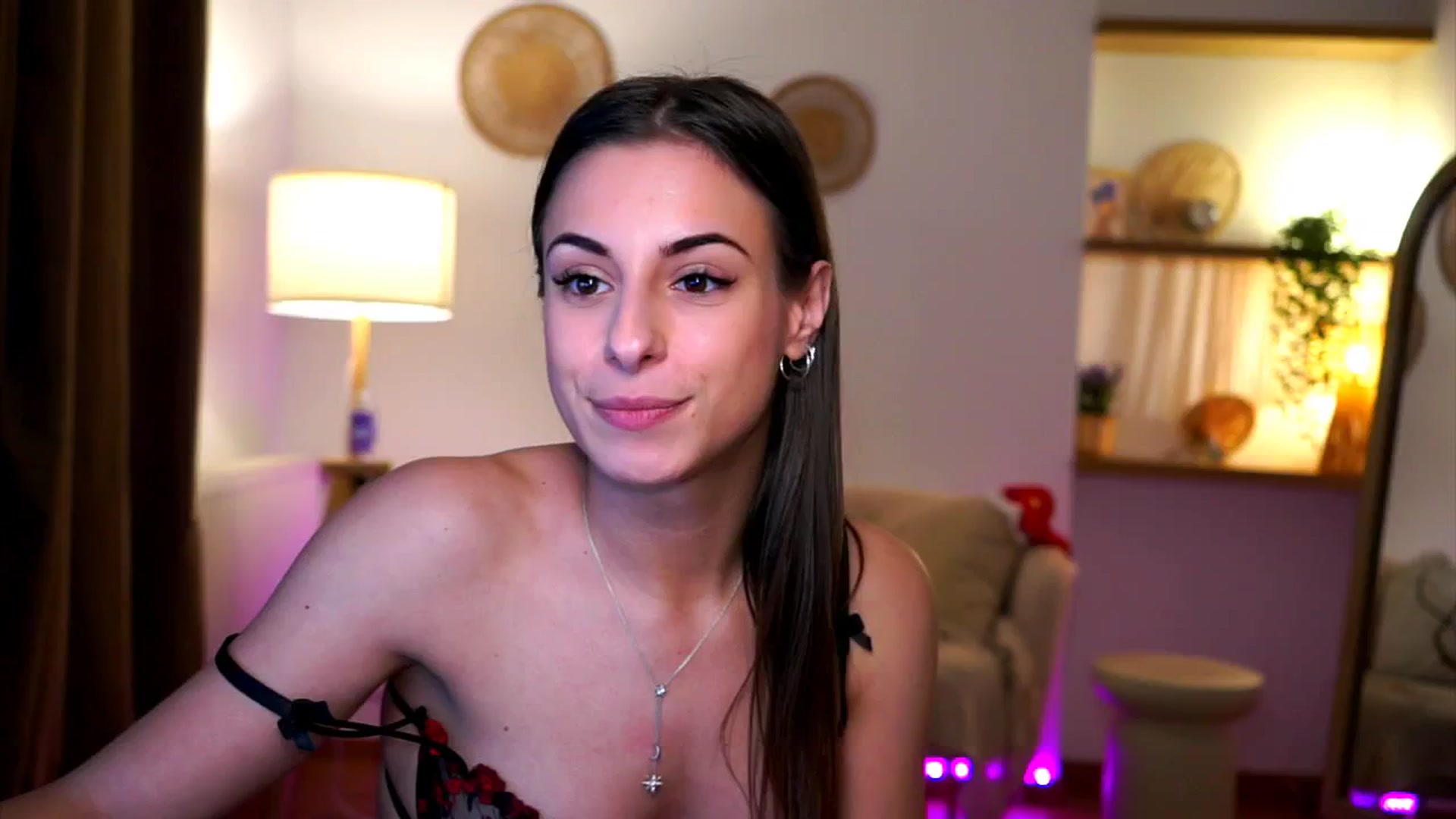 Gallery image thumbnail from Hidden_Gem_'s myfreecams stream on, 12/21/2024, 19:42 image 16 of 20