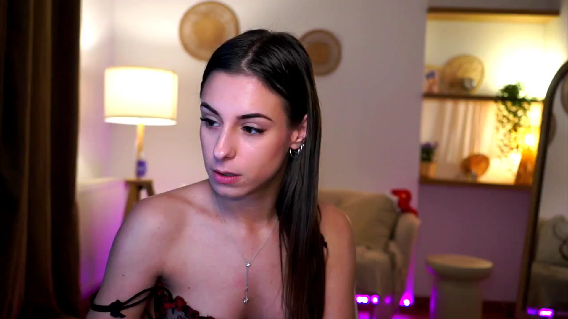 Gallery image thumbnail from Hidden_Gem_'s myfreecams stream on, 12/21/2024, 19:42 image 17 of 20