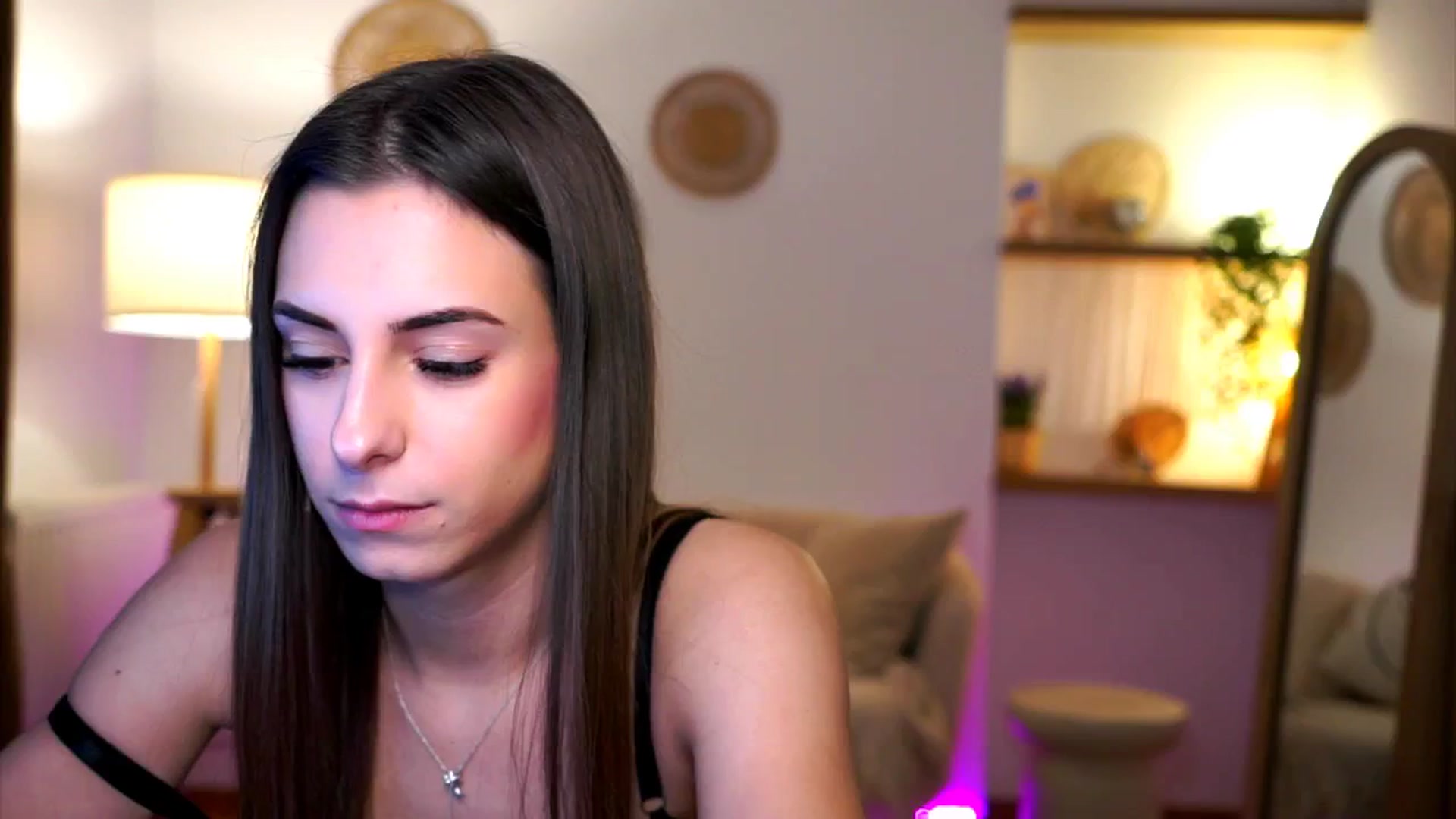 Gallery image thumbnail from Hidden_Gem_'s myfreecams stream on, 12/26/2024, 18:24 image 13 of 20