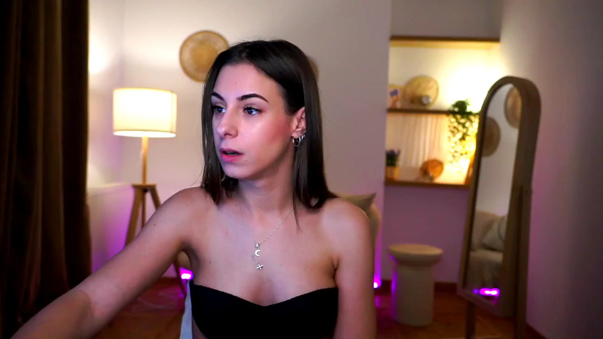 Gallery image thumbnail from Hidden_Gem_'s myfreecams stream on, 12/26/2024, 20:25 image 14 of 20