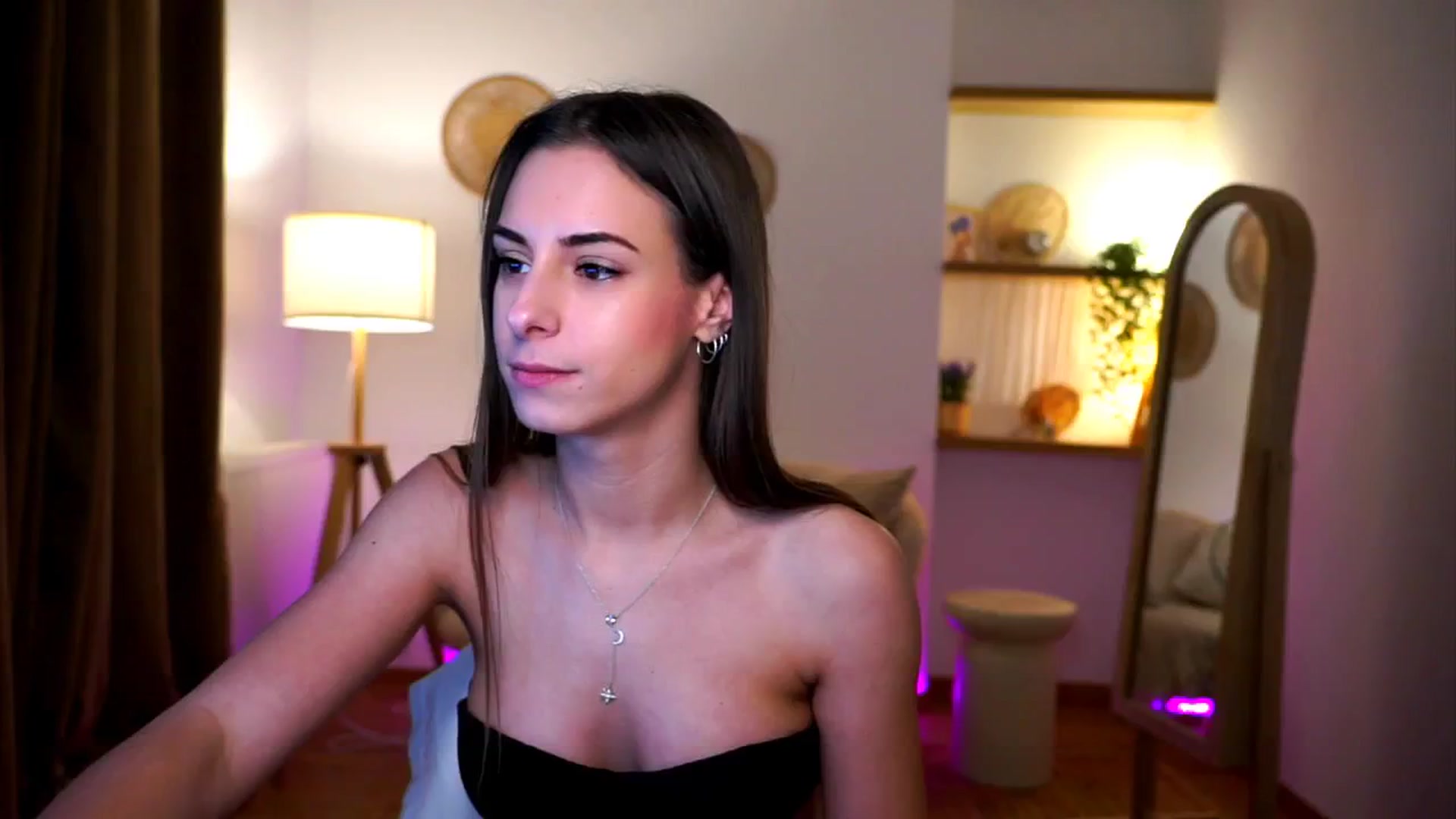 Gallery image thumbnail from Hidden_Gem_'s myfreecams stream on, 12/26/2024, 20:25 image 17 of 20