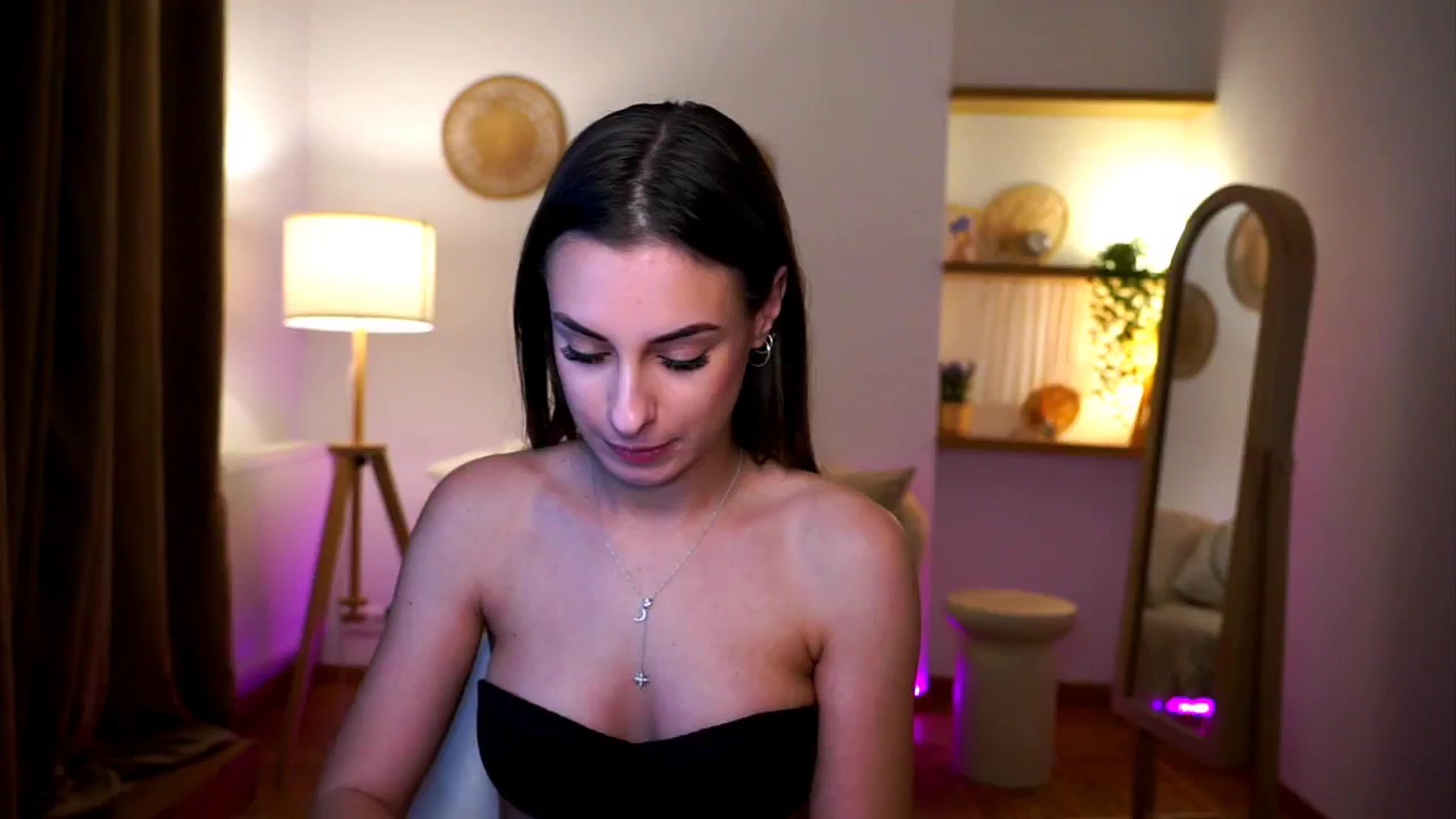 Gallery image thumbnail from Hidden_Gem_'s myfreecams stream on, 12/26/2024, 20:25 image 18 of 20
