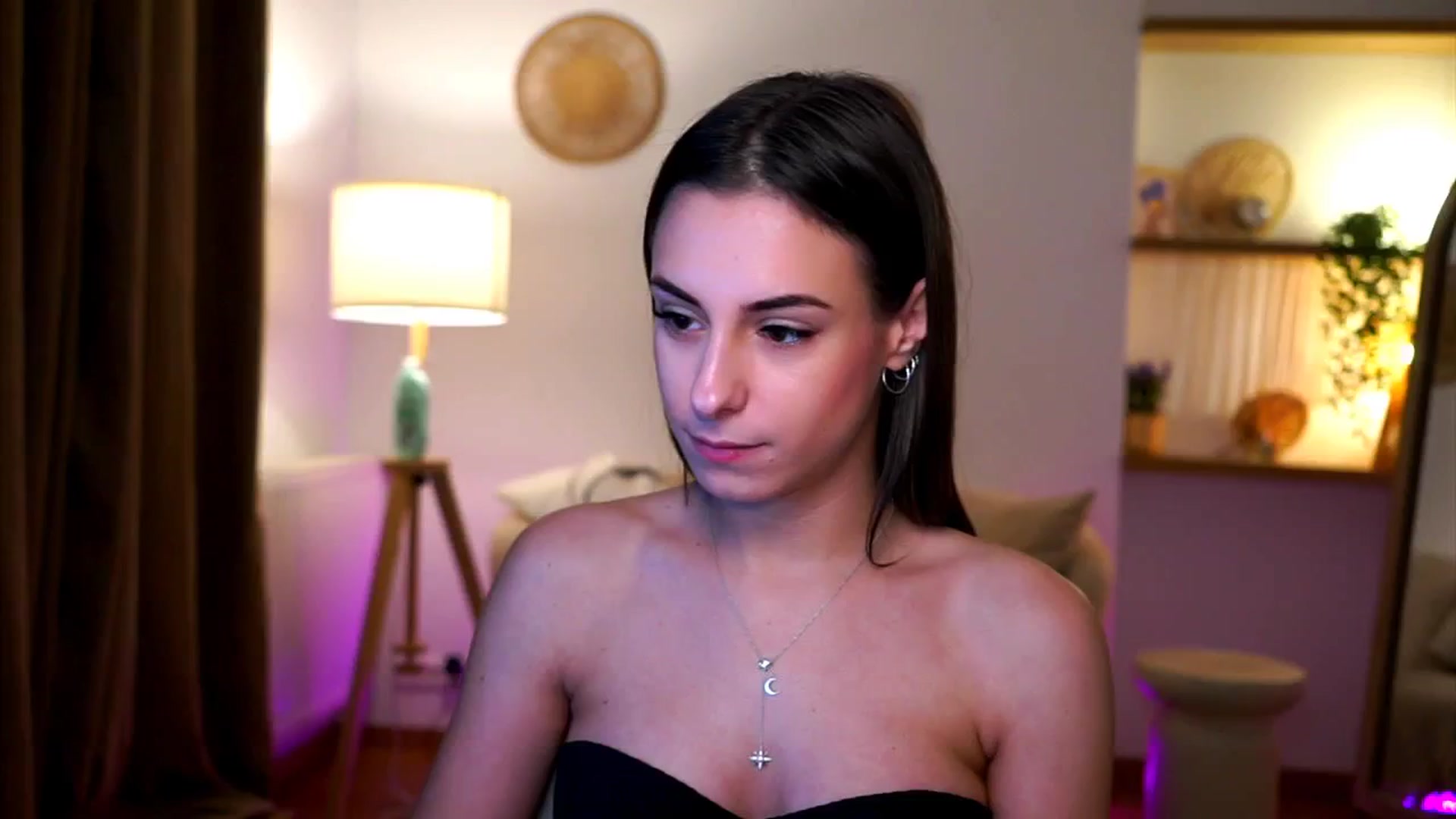 Gallery image thumbnail from Hidden_Gem_'s myfreecams stream on, 12/26/2024, 21:48 image 12 of 20