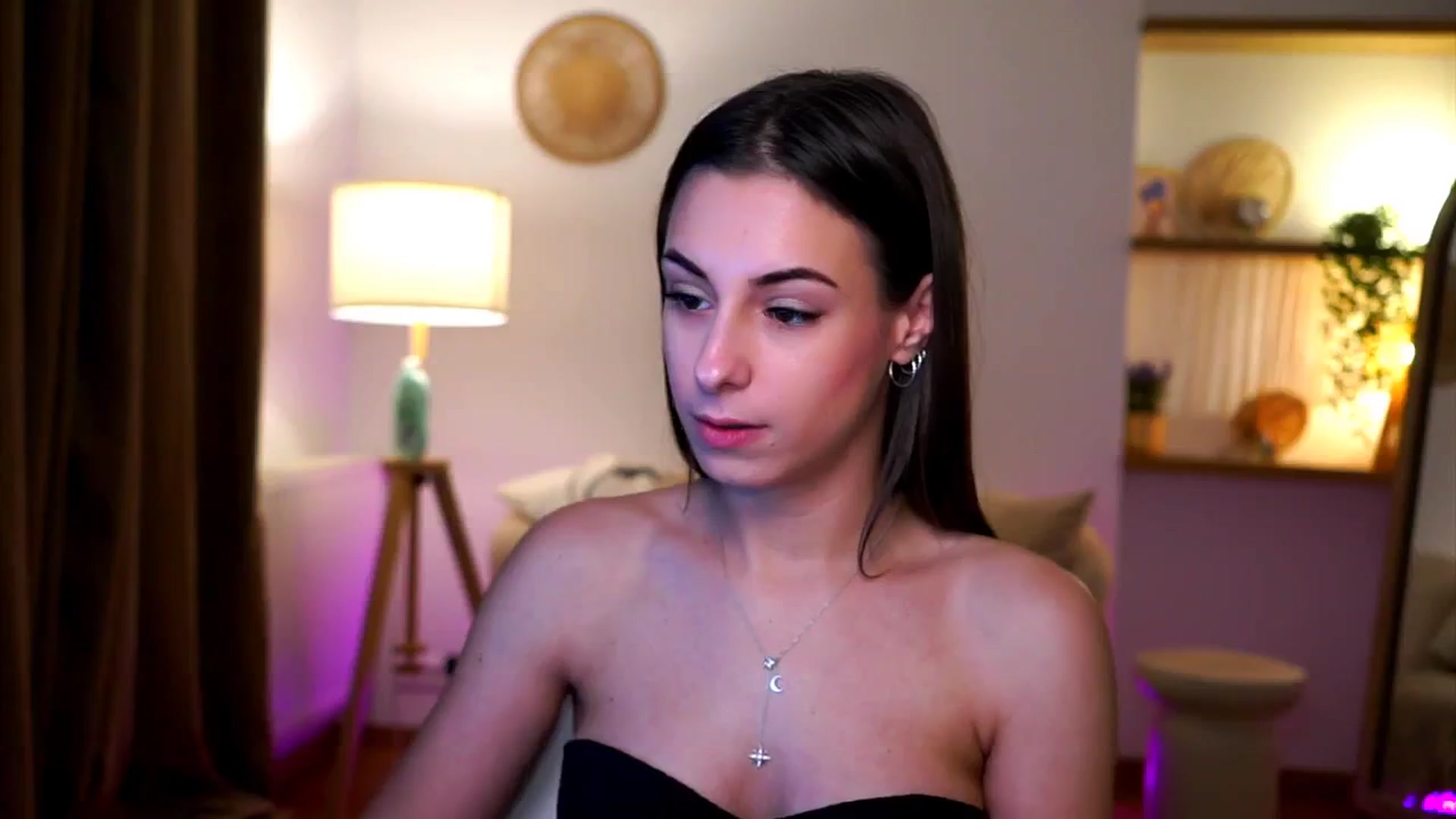 Gallery image thumbnail from Hidden_Gem_'s myfreecams stream on, 12/26/2024, 21:48 image 13 of 20