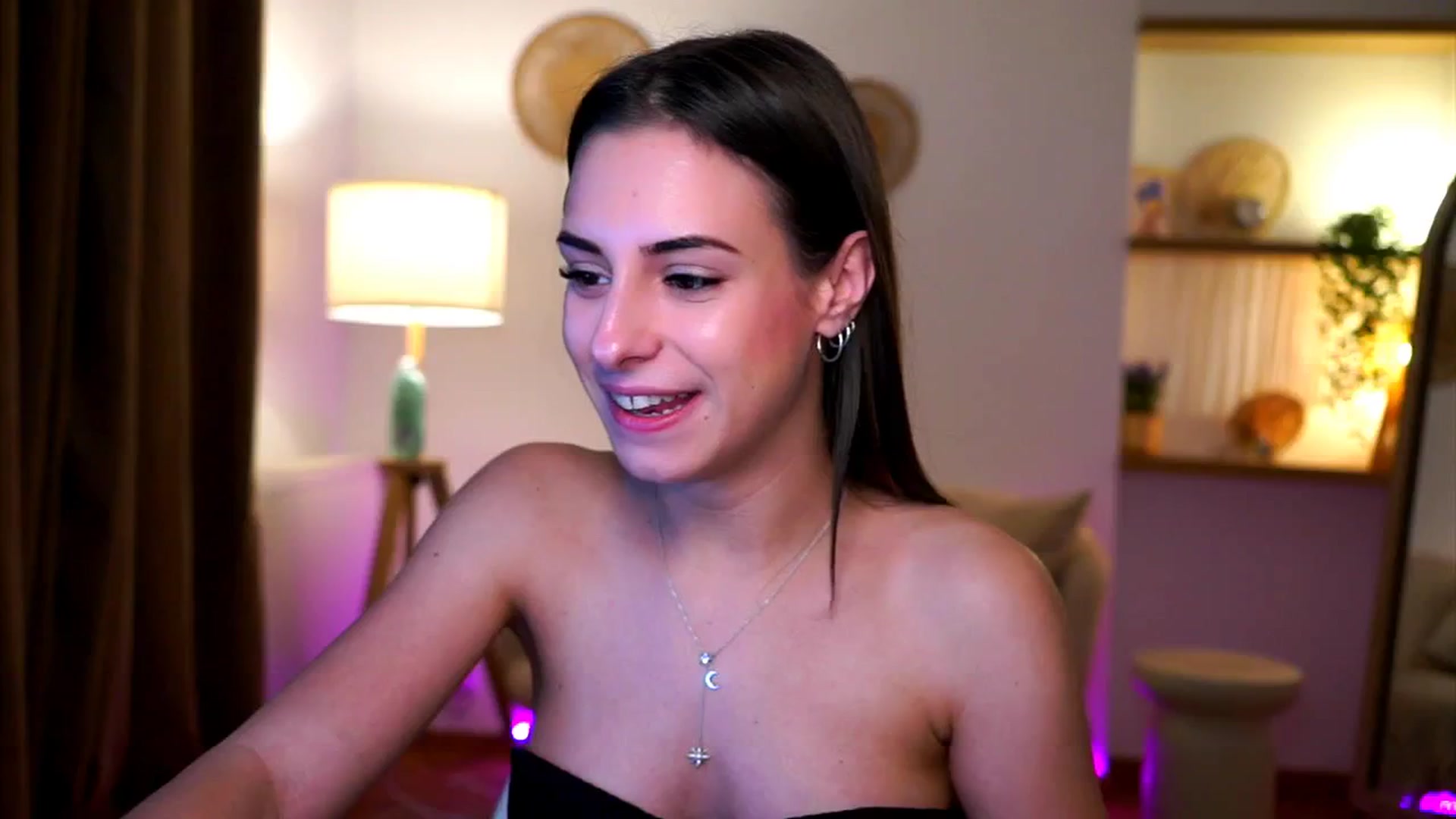 Gallery image thumbnail from Hidden_Gem_'s myfreecams stream on, 12/26/2024, 21:48 image 7 of 20