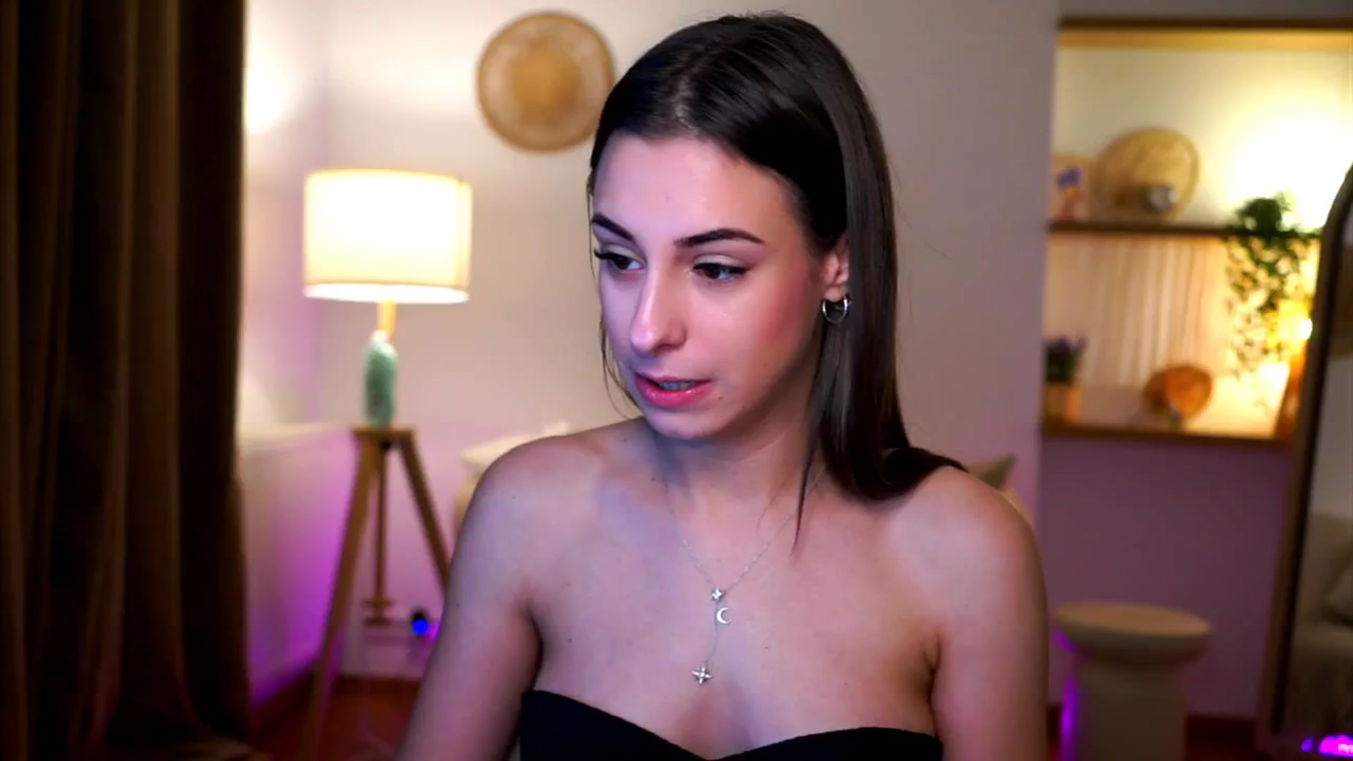 Gallery image thumbnail from Hidden_Gem_'s myfreecams stream on, 12/26/2024, 21:48 image 8 of 20