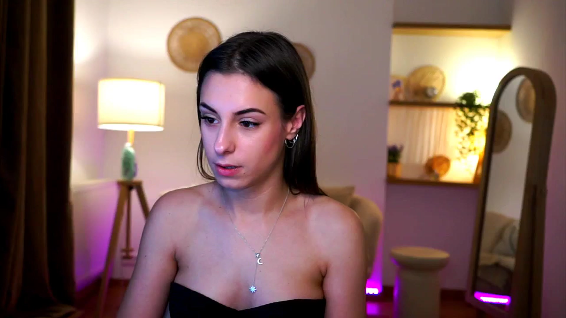 Gallery image thumbnail from Hidden_Gem_'s myfreecams stream on, 12/26/2024, 23:45 image 10 of 20