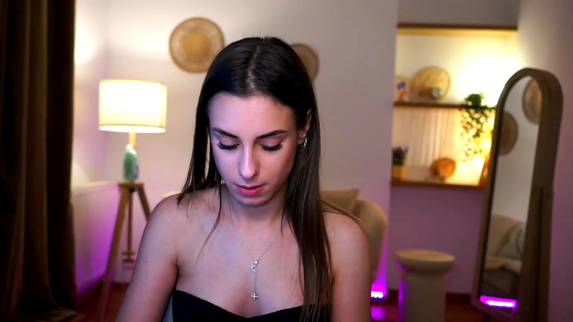 Gallery image thumbnail from Hidden_Gem_'s myfreecams stream on, 12/26/2024, 23:45 image 13 of 20