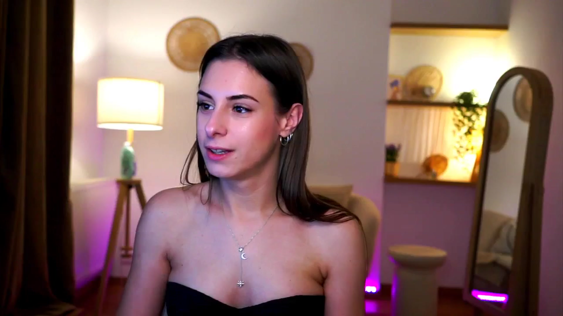 Gallery image thumbnail from Hidden_Gem_'s myfreecams stream on, 12/26/2024, 23:45 image 12 of 20