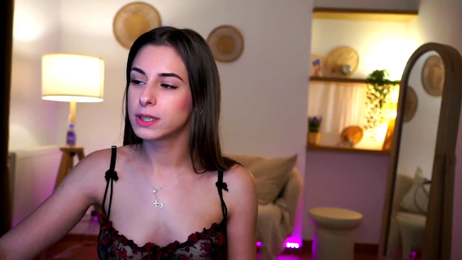 Gallery image thumbnail from Hidden_Gem_'s myfreecams stream on, 12/28/2024, 20:17 image 16 of 20
